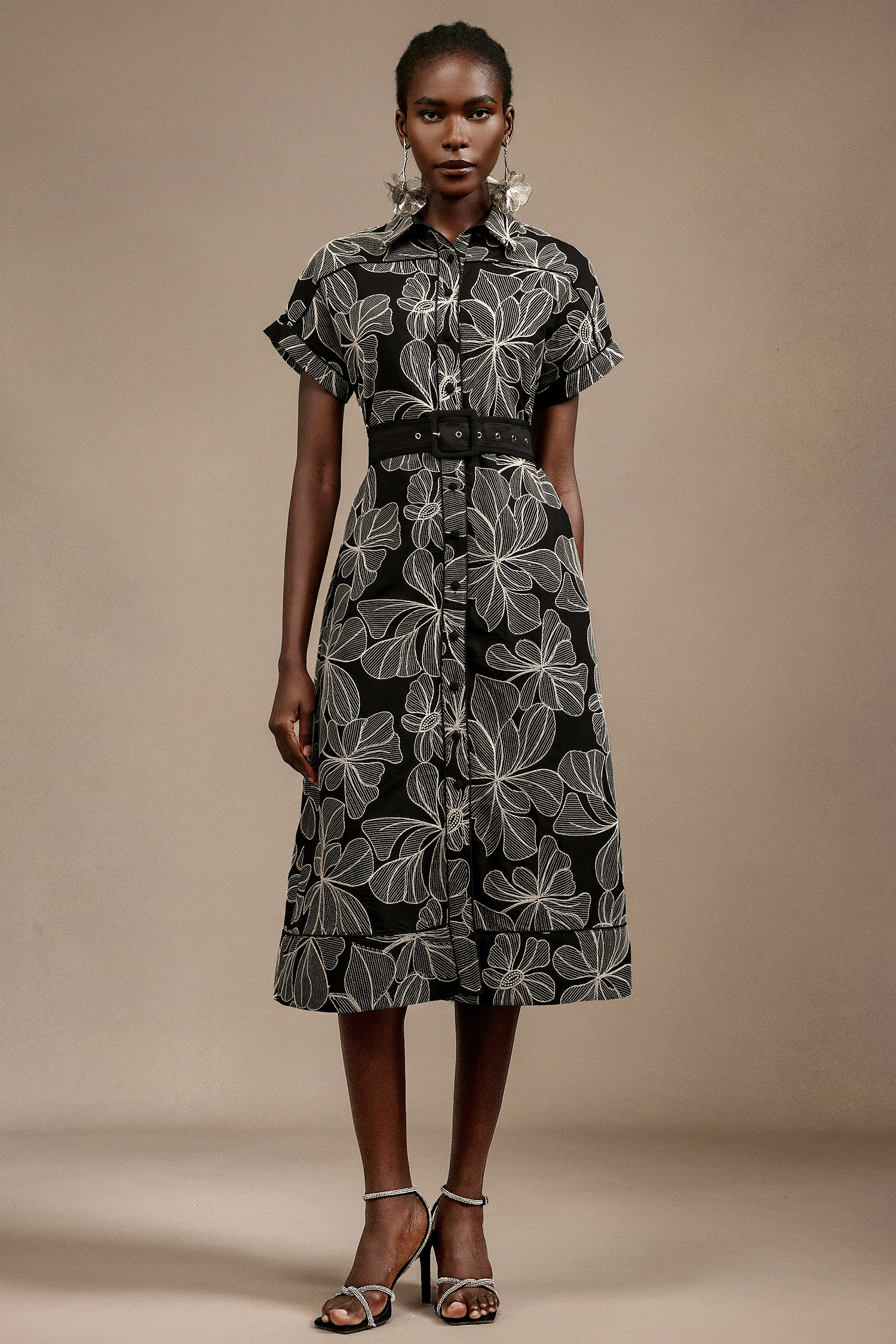 Milda Short Sleeves Embroidery Flowers Midi Dress