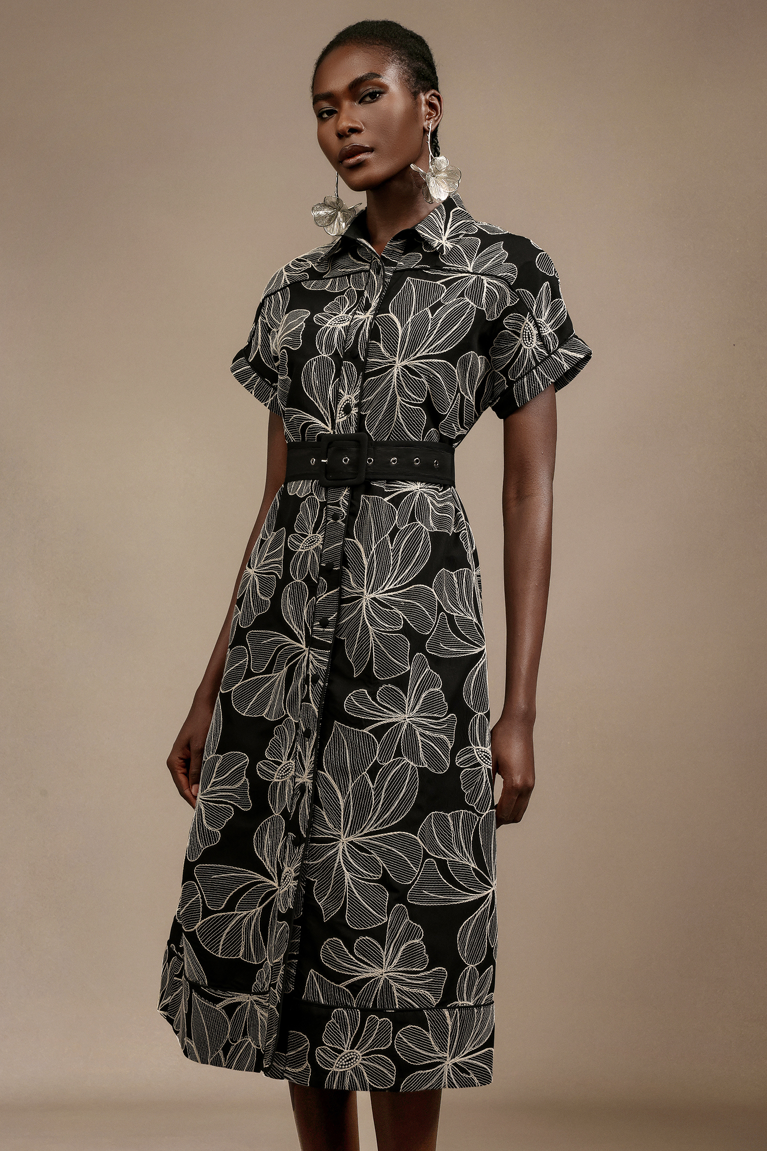 Milda Short Sleeves Embroidery Flowers Midi Dress
