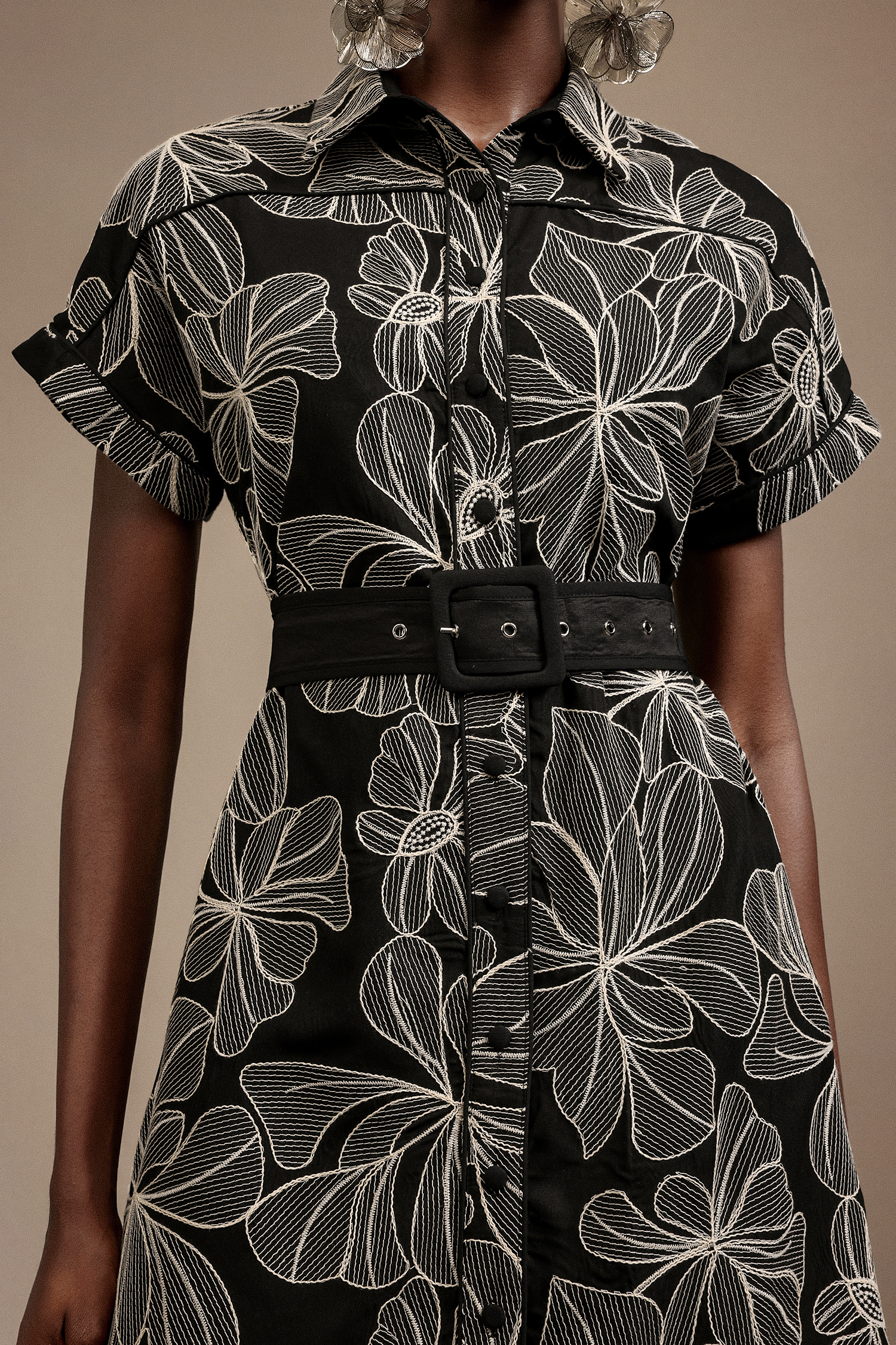 Milda Short Sleeves Embroidery Flowers Midi Dress