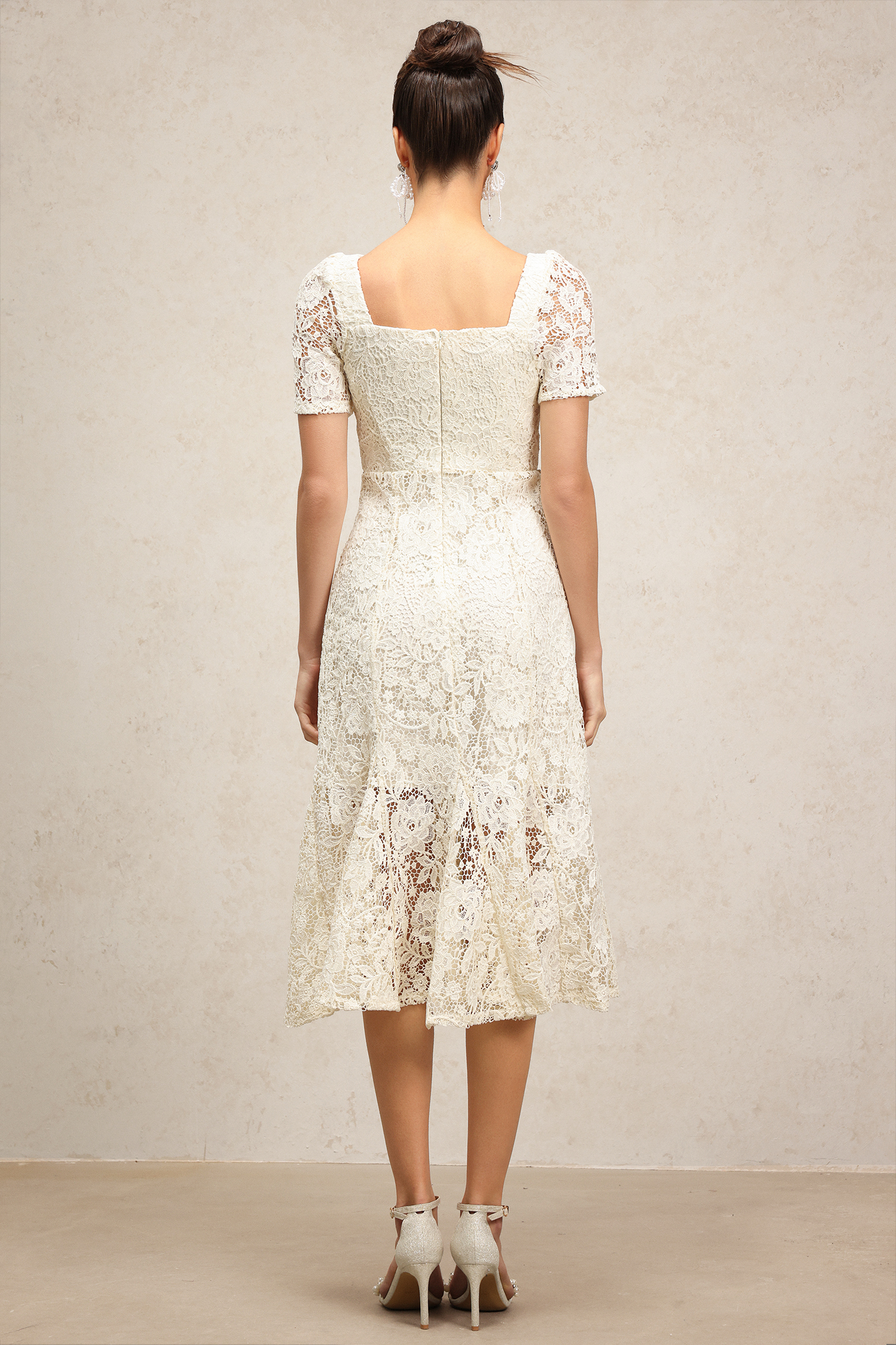 Zaina Diamond Bowknot Short Sleeves Lace Midi Dress