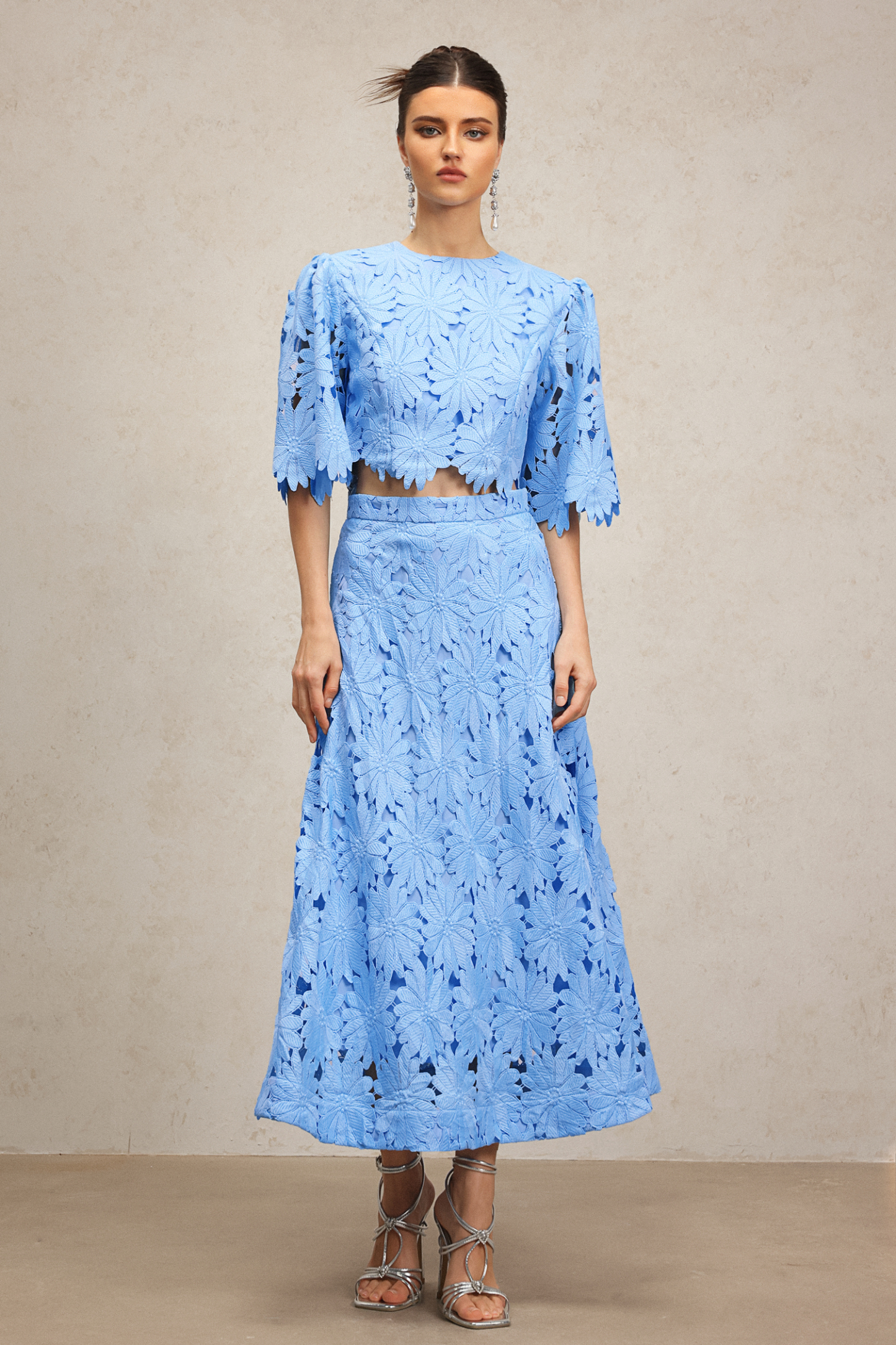 Jaca Short Sleeves Flowers Lace Top And Skirt Two-Piece Set