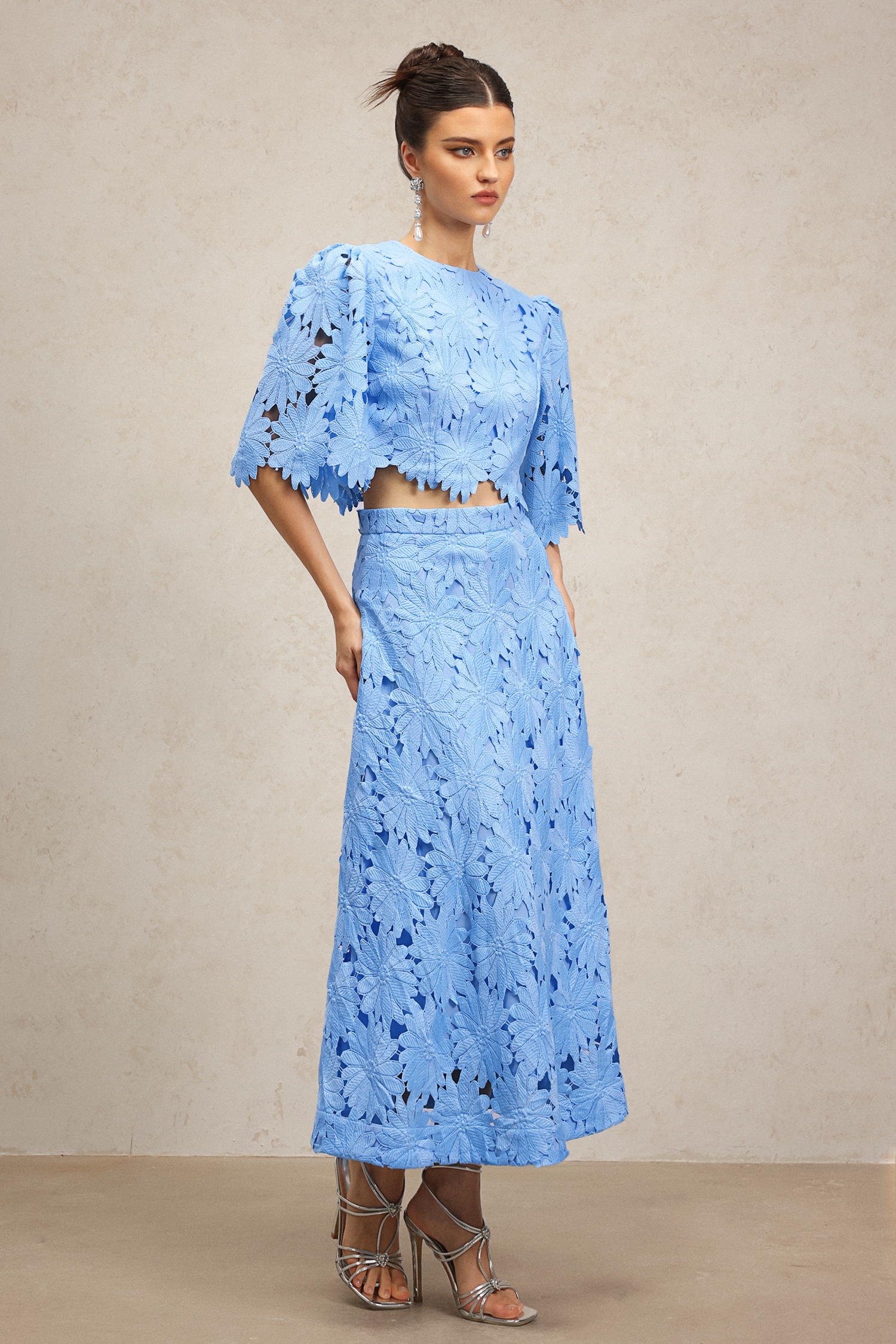 Jaca Short Sleeves Flowers Lace Top And Skirt Two-Piece Set