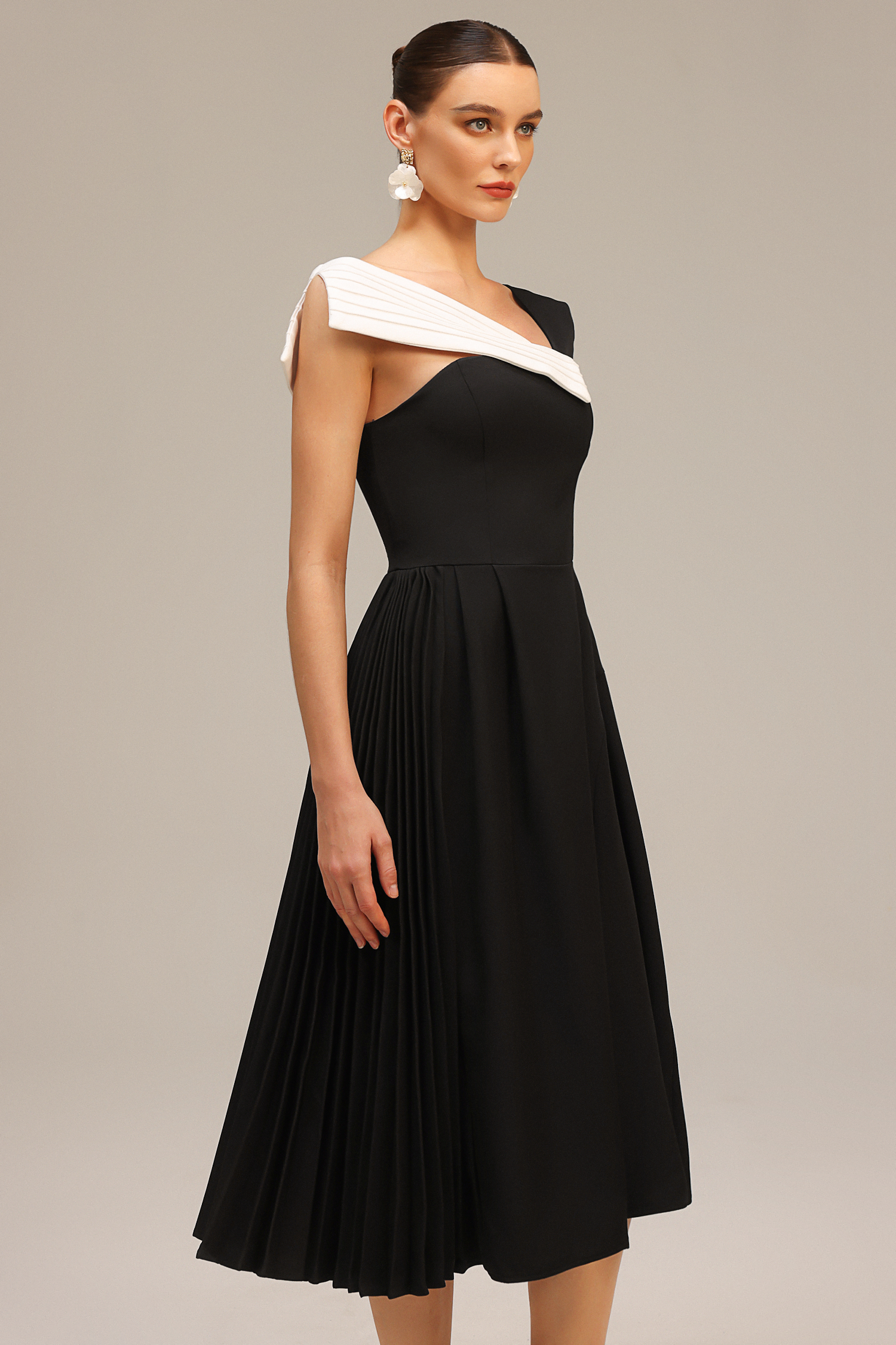 Werza Oblique Shoulder Midi Dress