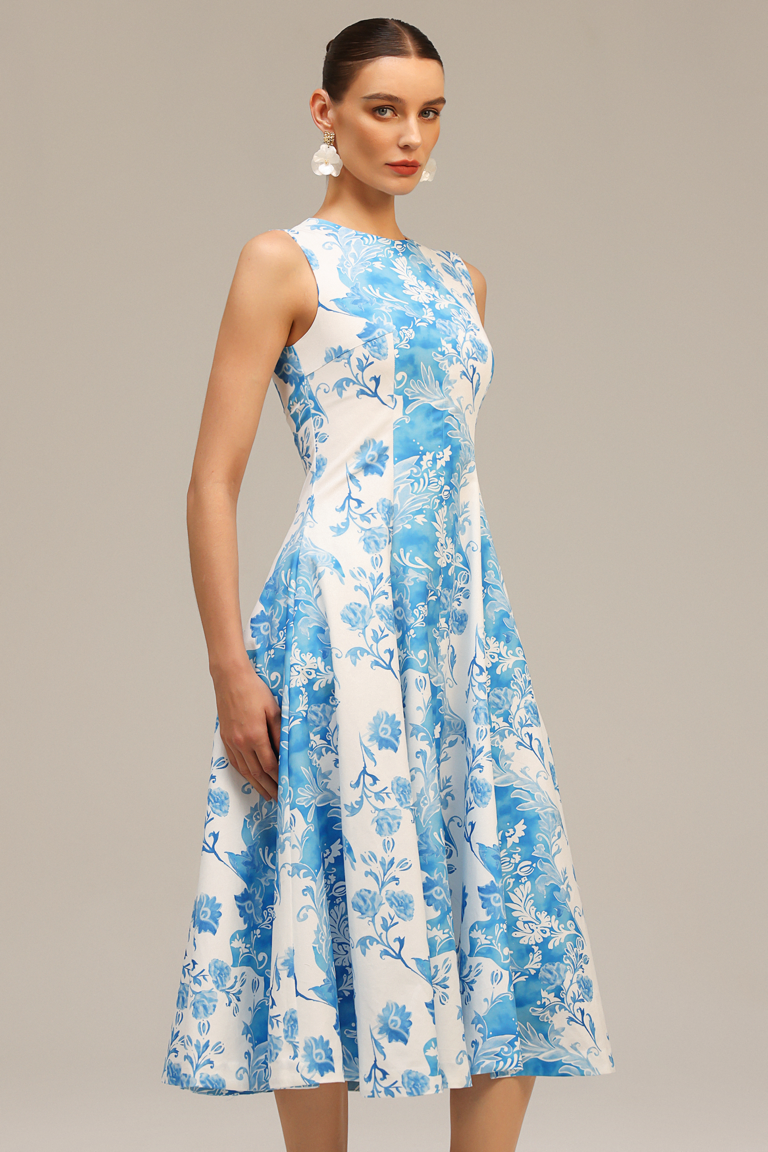 Tikia Round Neck Sleeveless Floral Printed Midi Dress