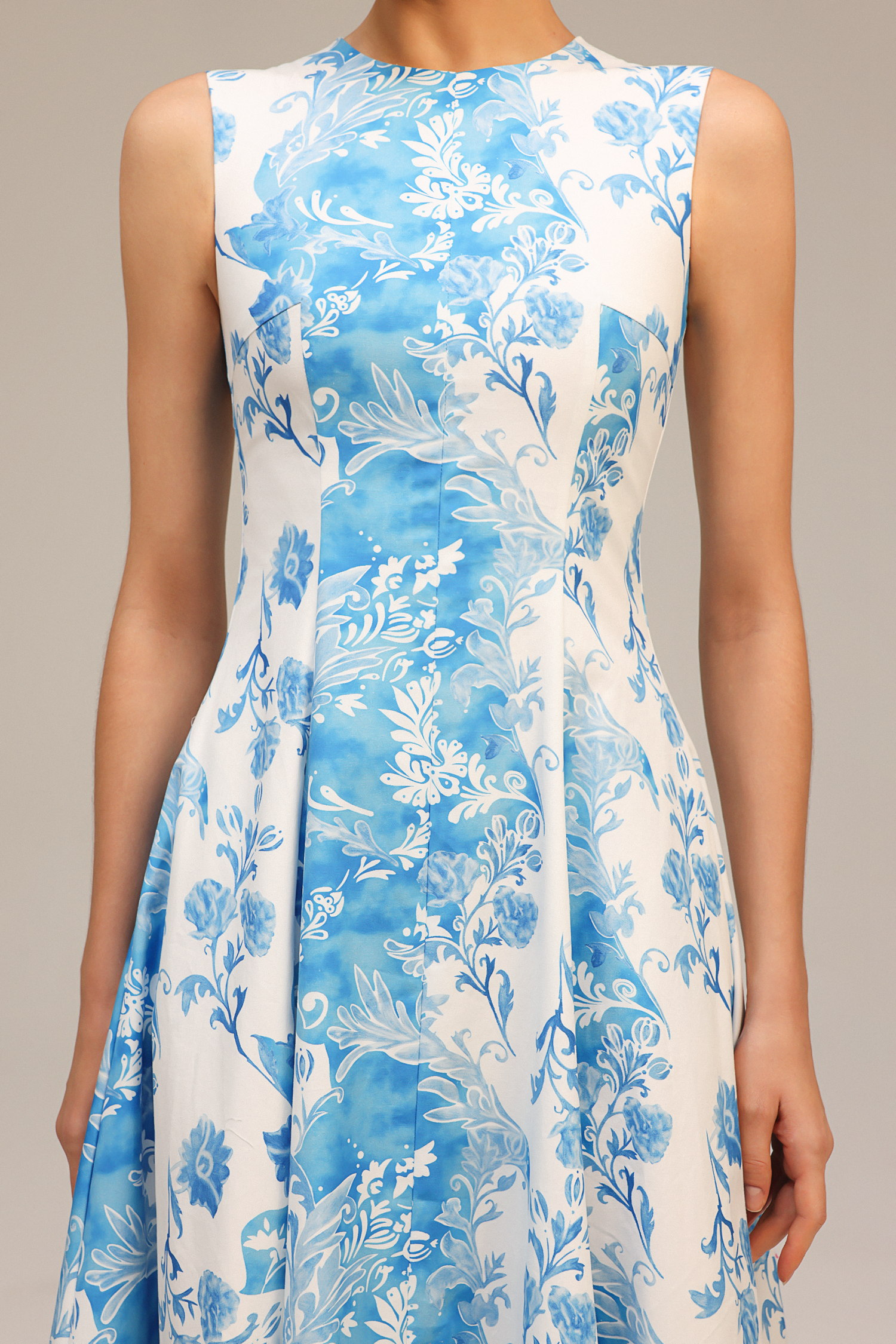Tikia Round Neck Sleeveless Floral Printed Midi Dress