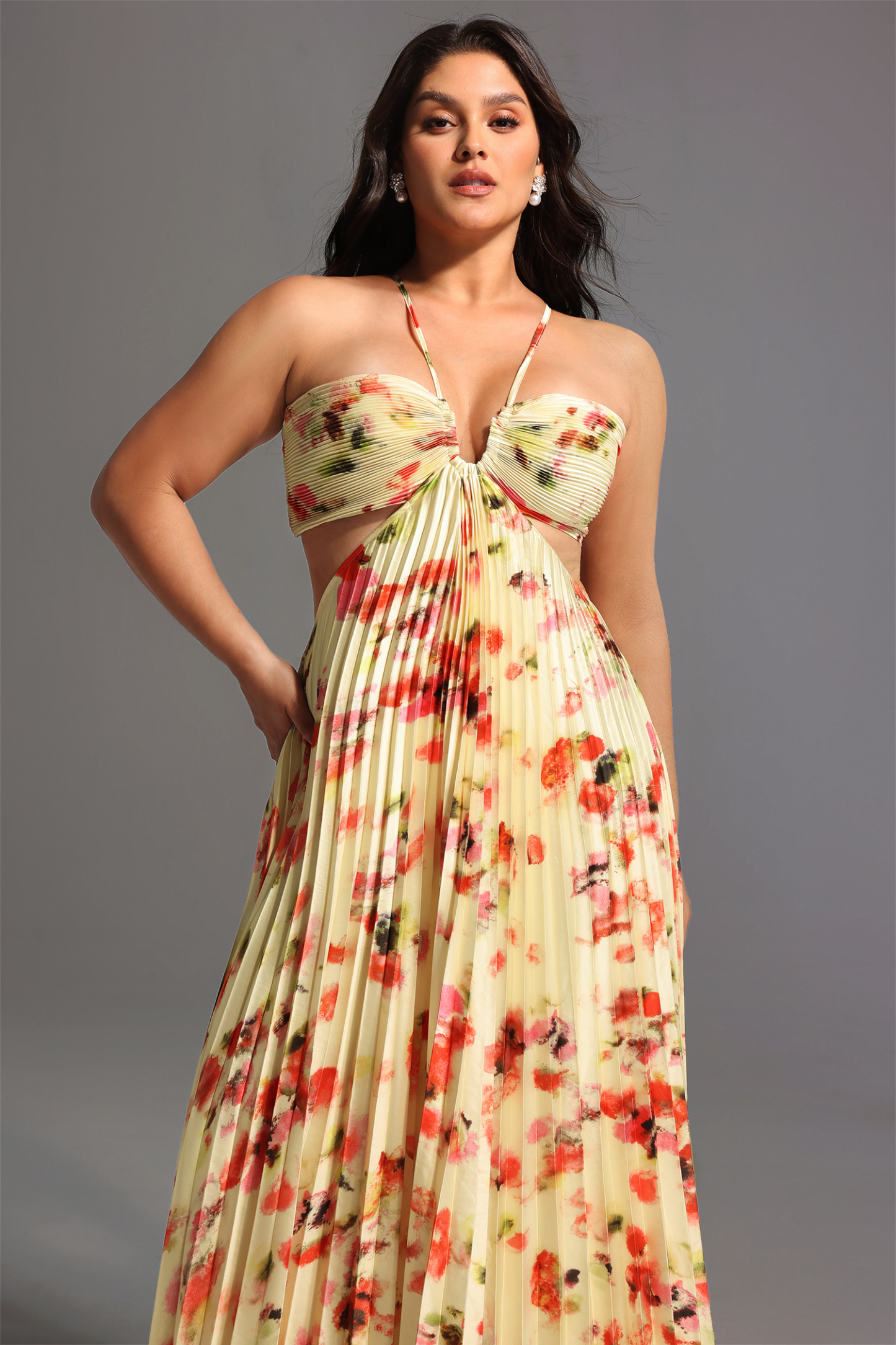 Huresa Halter Sleeveless V-Neck Hollow Out Maxi Dress