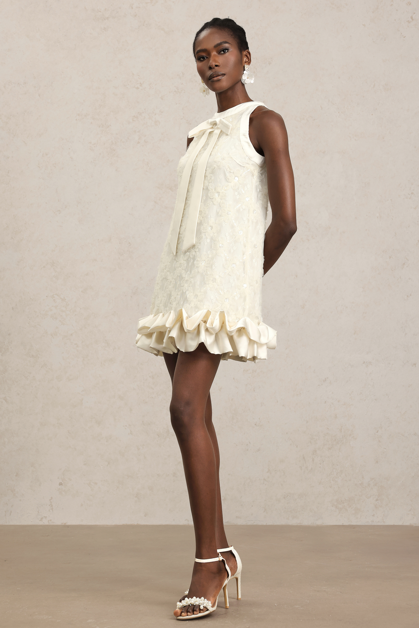 Tillie Sleeveles Round Neck Bowknot Flowers Mini Dress