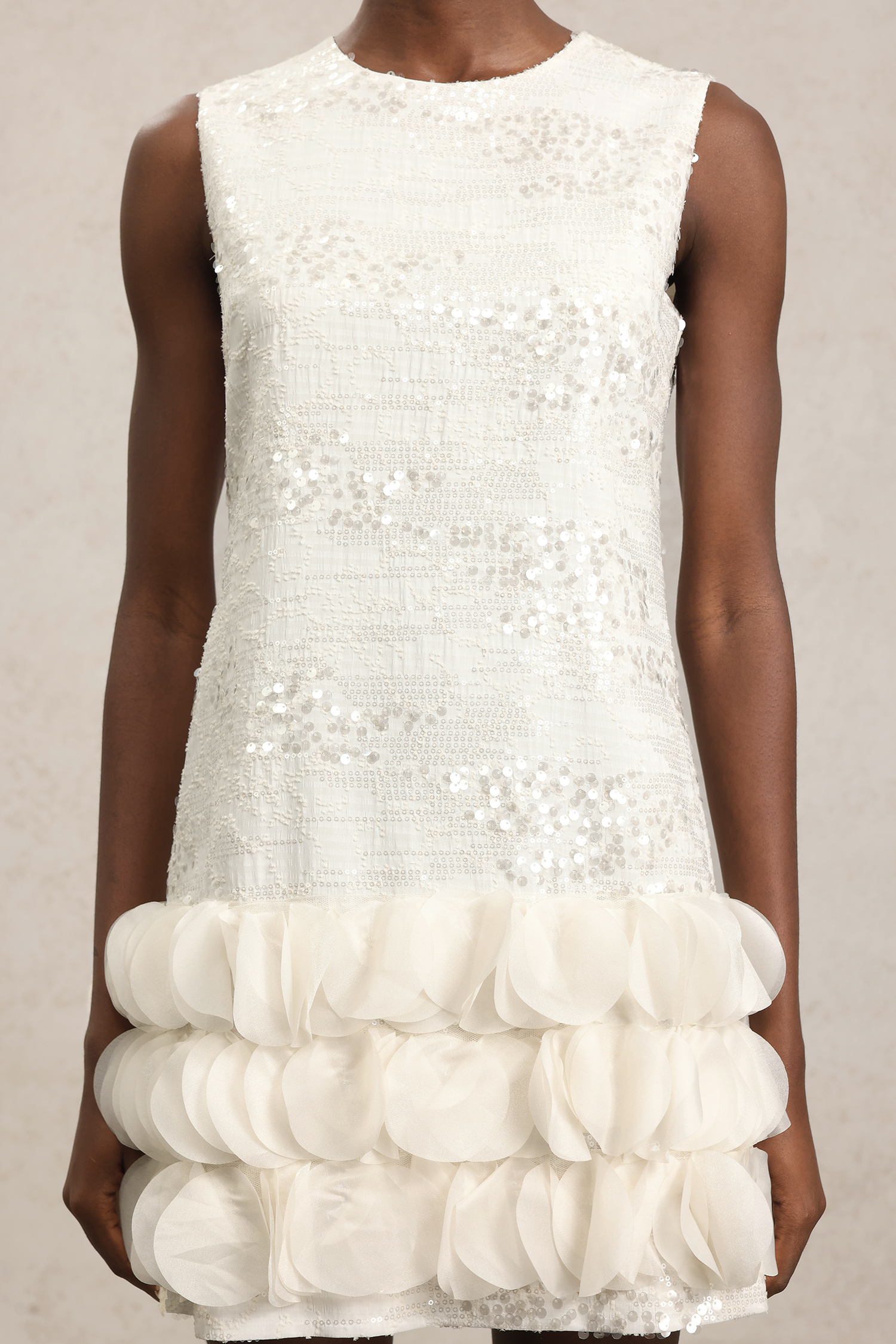 Vaonia Sleeveles Round Neck equin Mini Dress