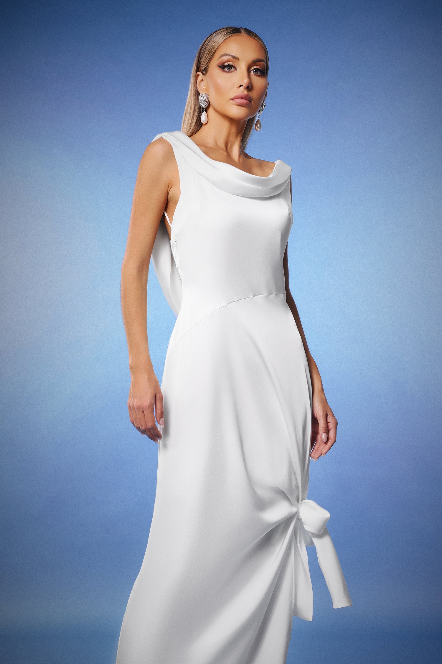 リボン Winifred Sleeveless Fishtail Slit Backless Maxi Dress