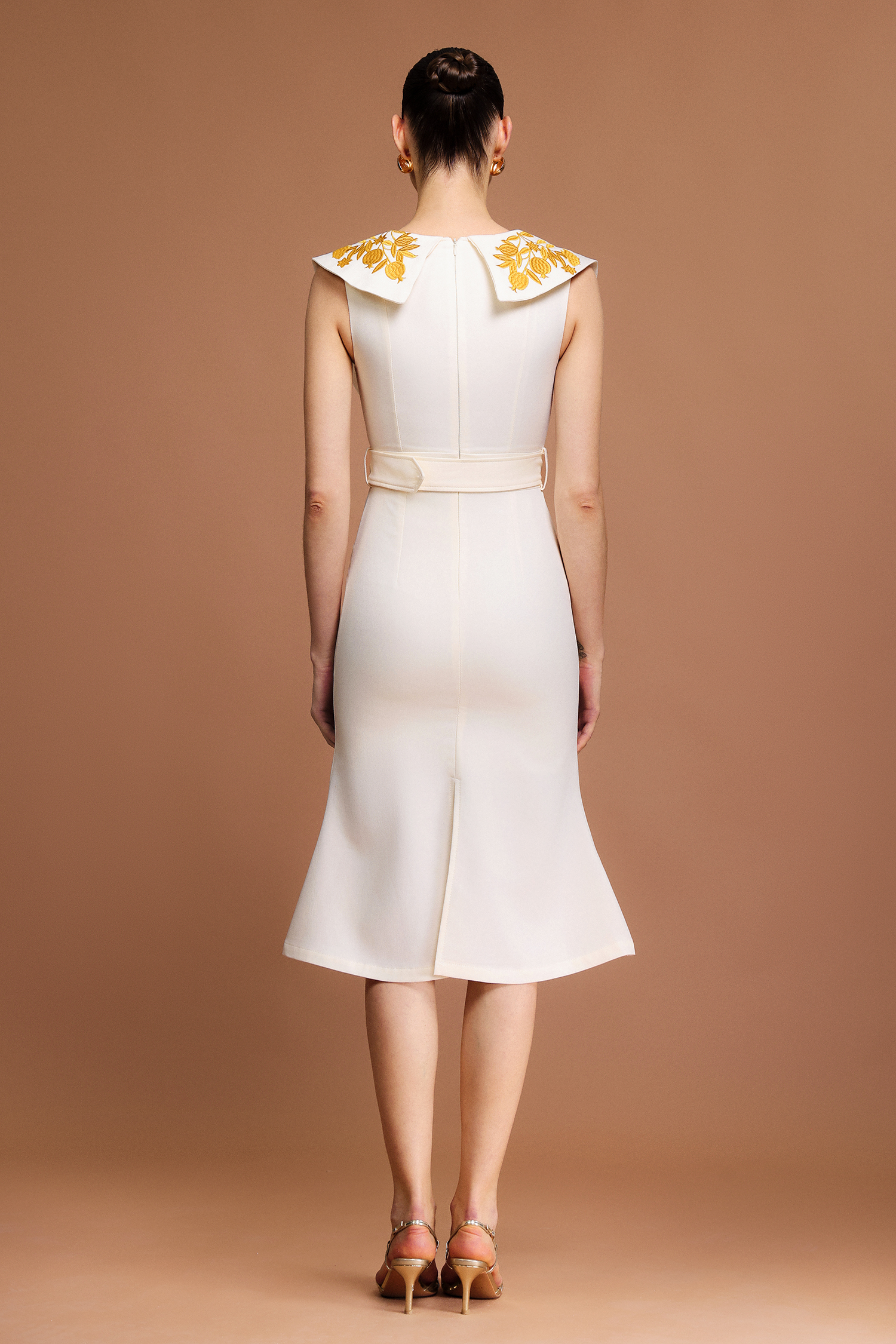 Janetta V-Neck Sleeveless Midi Dress