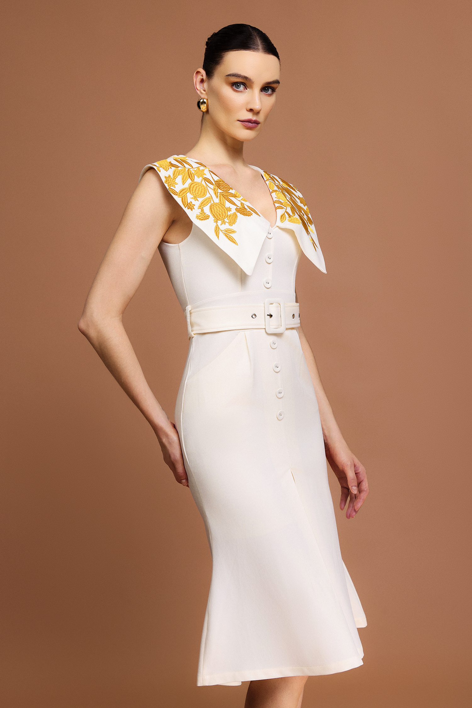 Janetta V-Neck Sleeveless Midi Dress