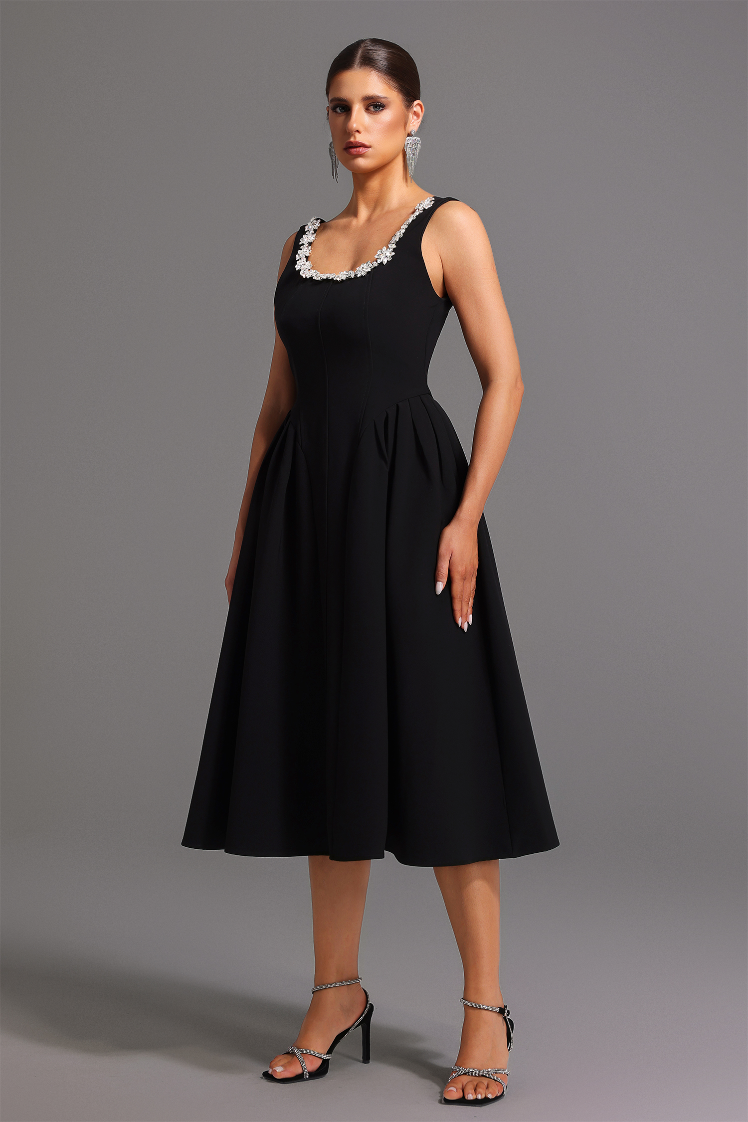 Demere Sleeveless Square Collar Diamond Midi Dress