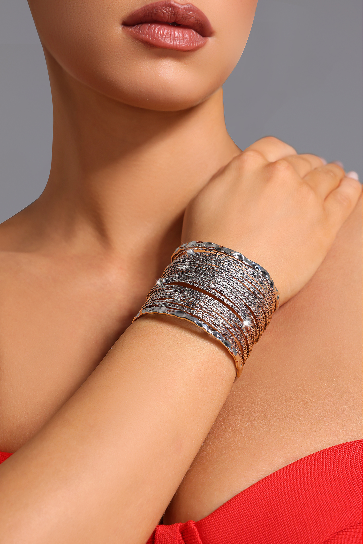 Roline Wide Surface Drawing Diamond Metal Bracelet