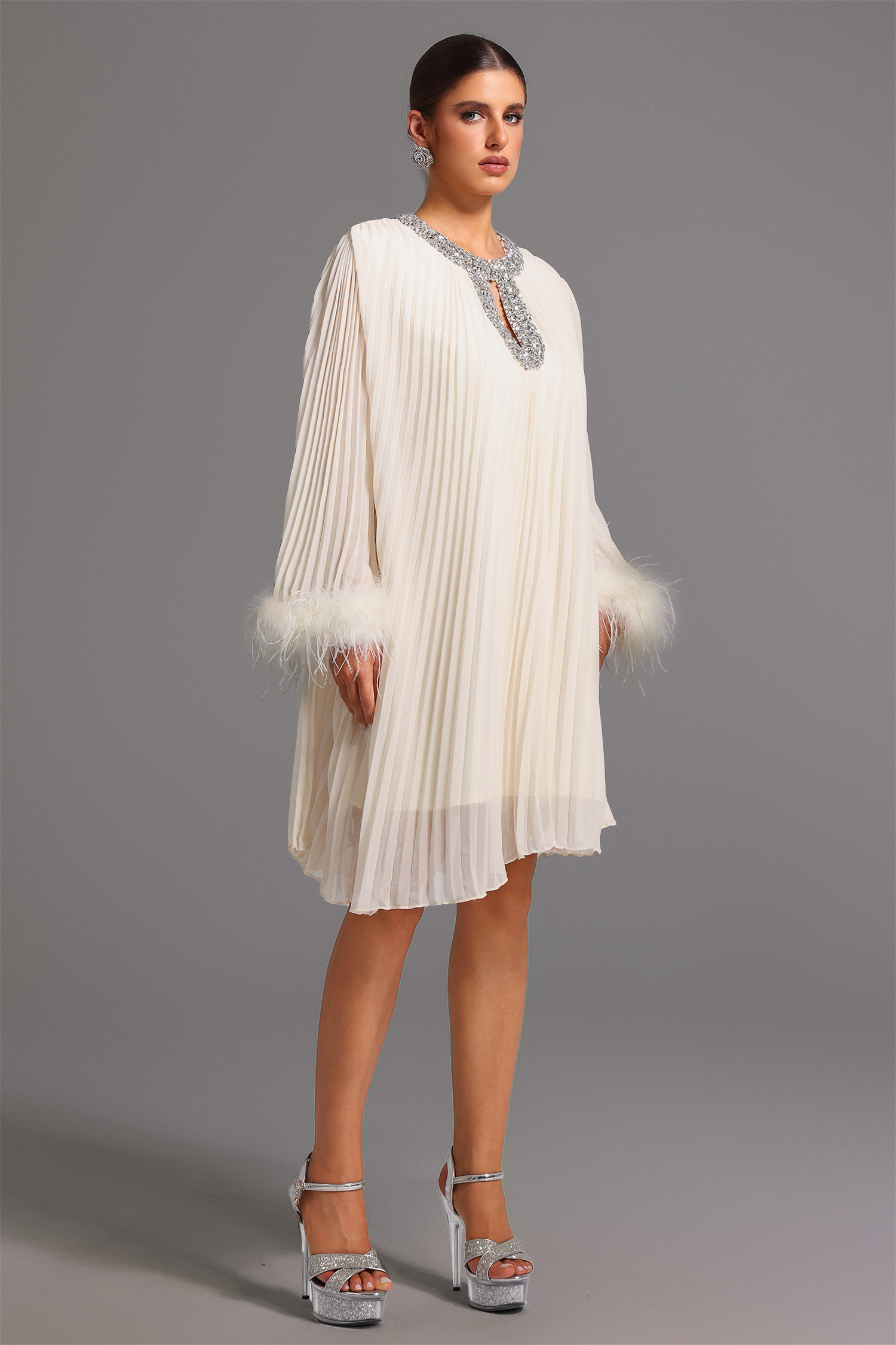 Delilah Long Sleeves Round Neck Diamond Feather Midi Dress