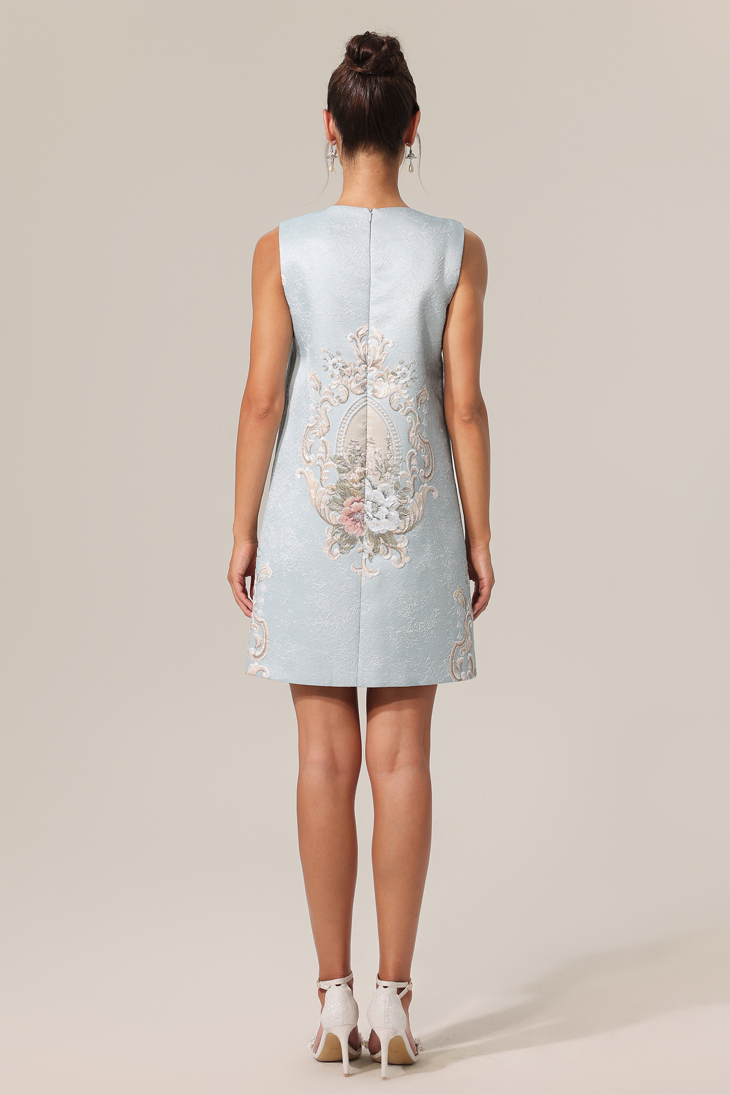 Vela Round Neck Sleeveless Embroidery Jacquard Mini Dress