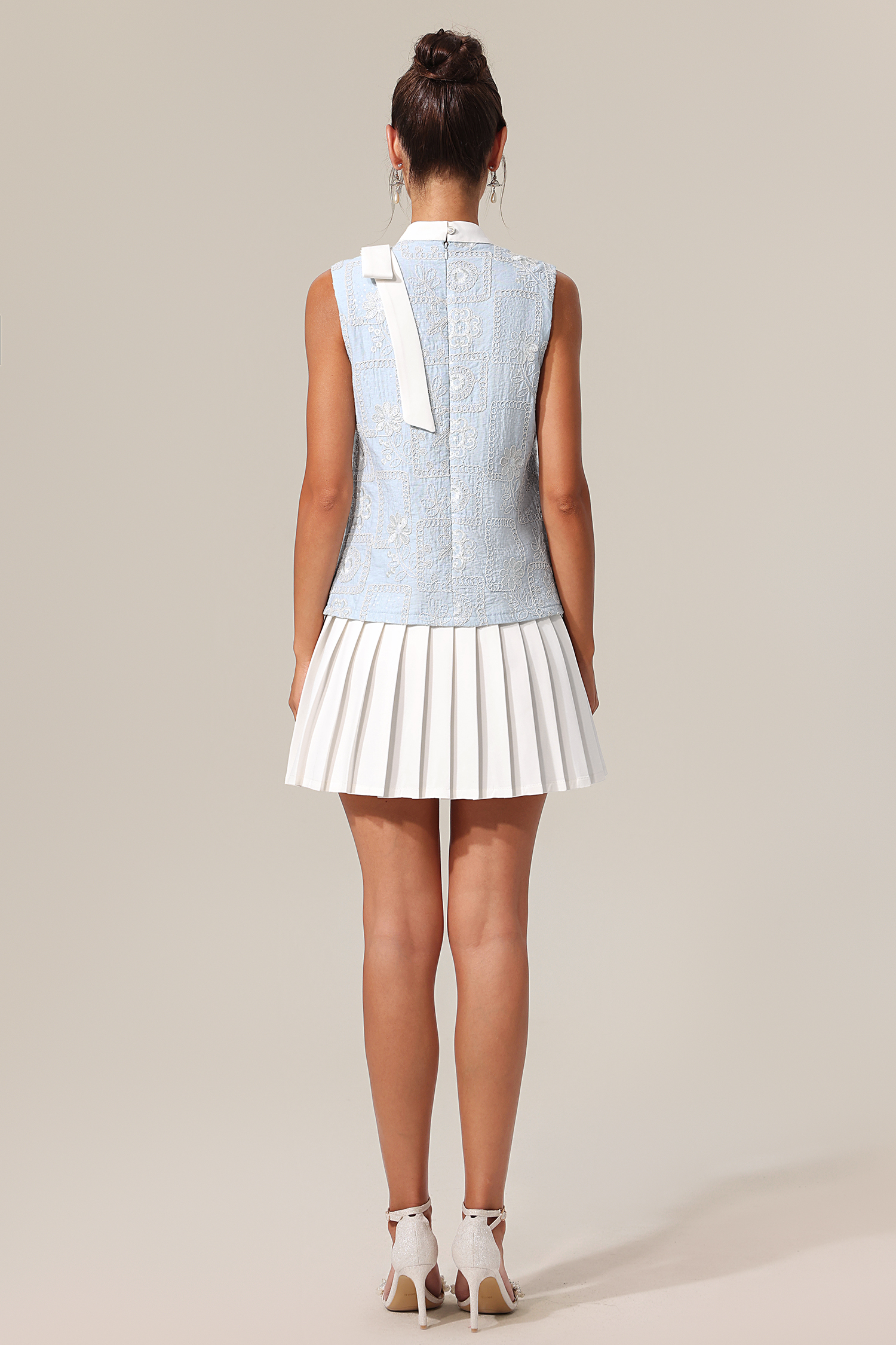 Deliyn Round Neck Sleeveless Bowknot Embroidery Folds Mini Dress