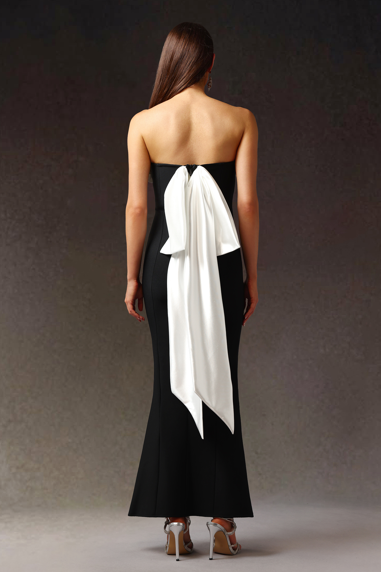 Tove Sleeveless Off-The-Shoulder Flowers Bandage Maxi Dress