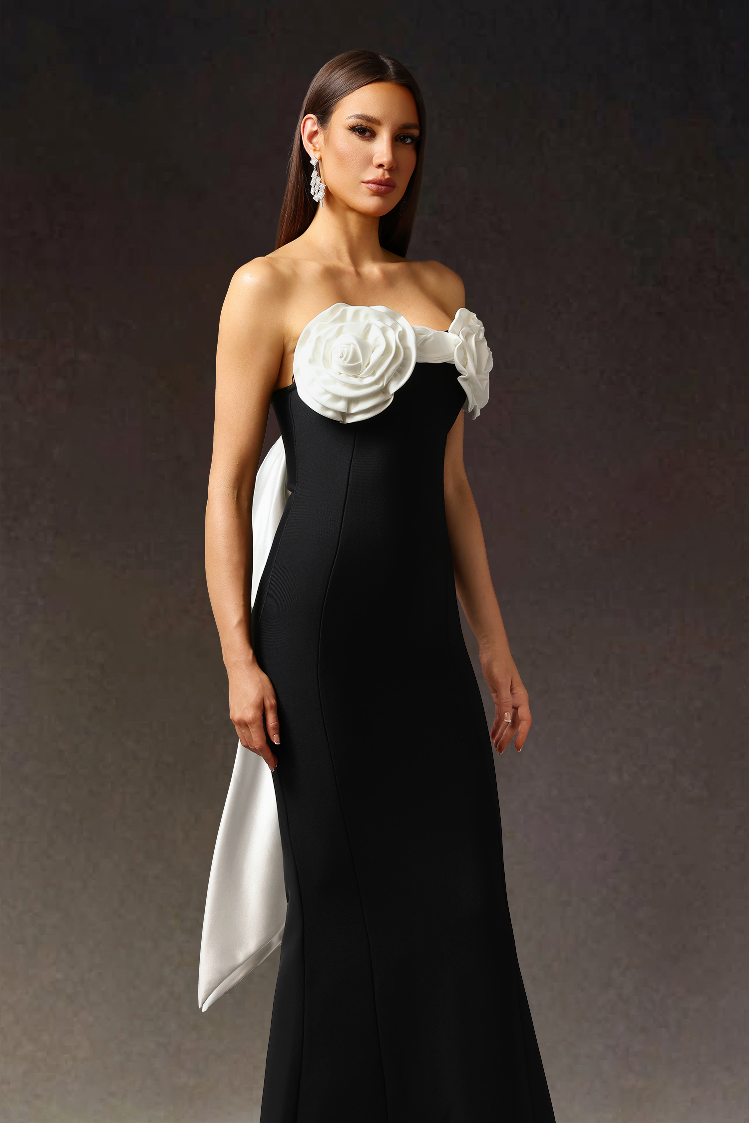 Tove Sleeveless Off-The-Shoulder Flowers Bandage Maxi Dress