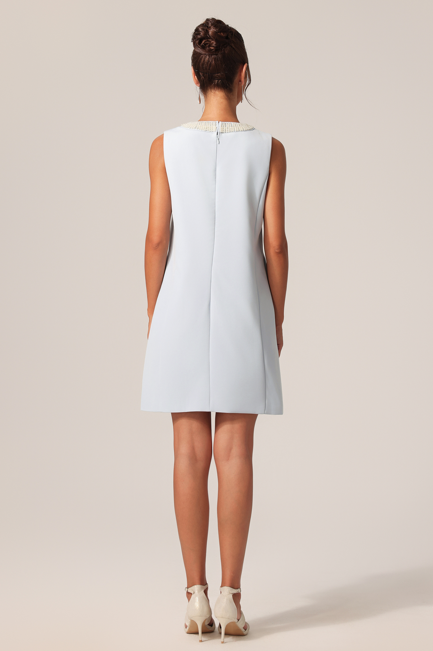 Xerca Round Neck Sleeveless Pearl Diamond Mini Dress