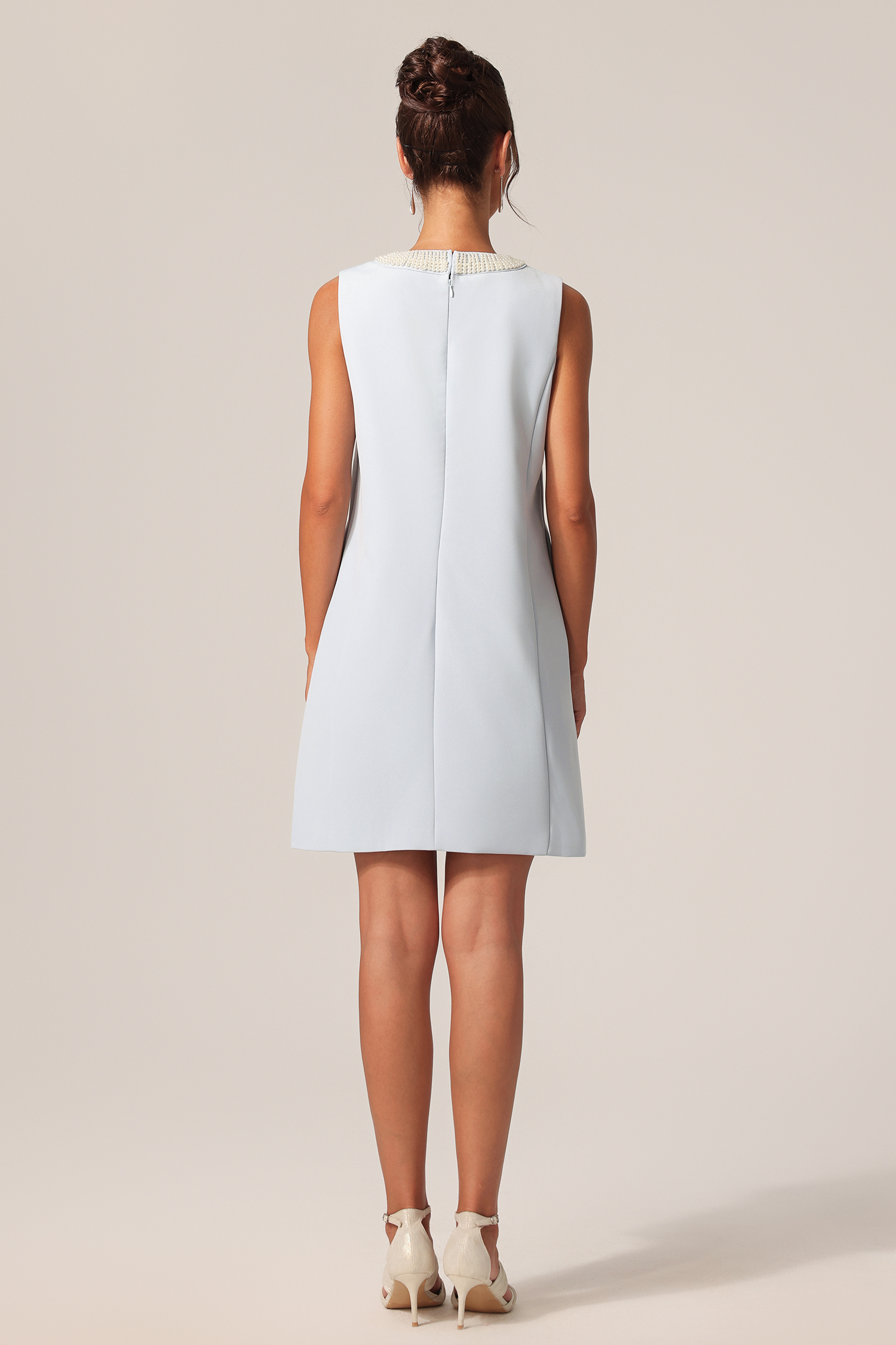 Xerca Round Neck Sleeveless Pearl Diamond Mini Dress