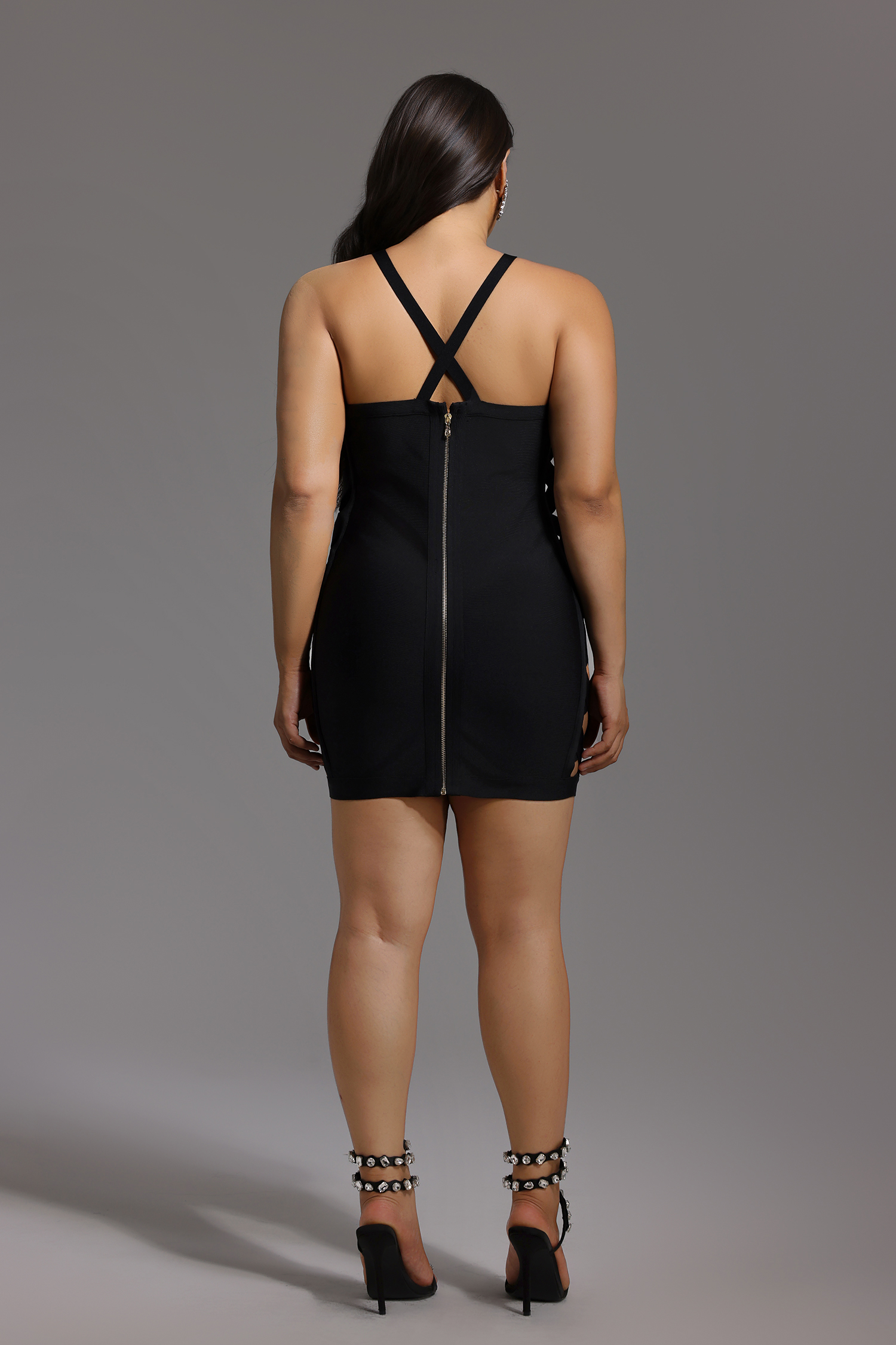 Veren Halter Sleeveless V-Neck Hollow Out Bandage Mini Dress