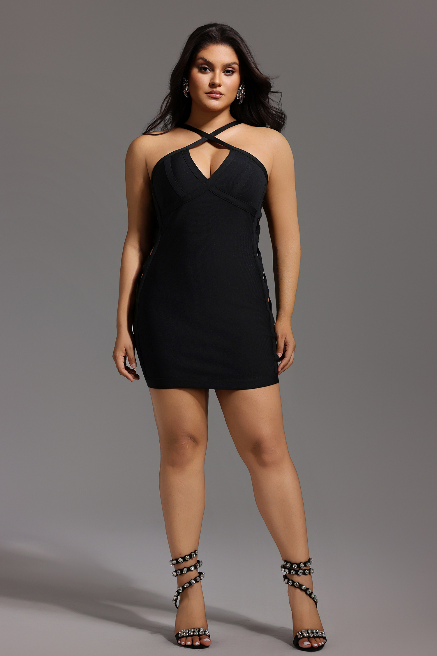 Veren Halter Sleeveless V-Neck Hollow Out Bandage Mini Dress