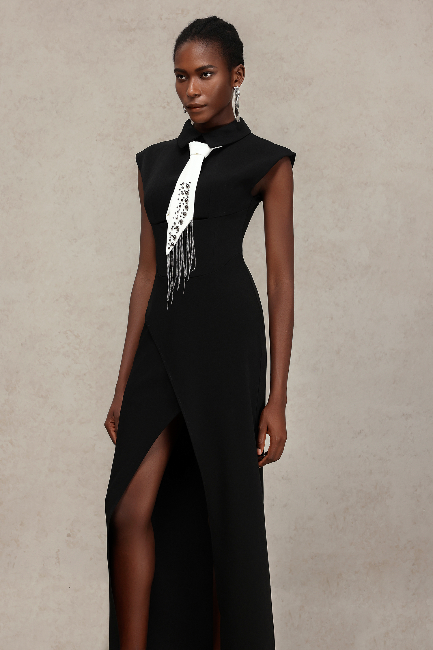 Saloiy Tie Sleeveless Slit Midi Dress