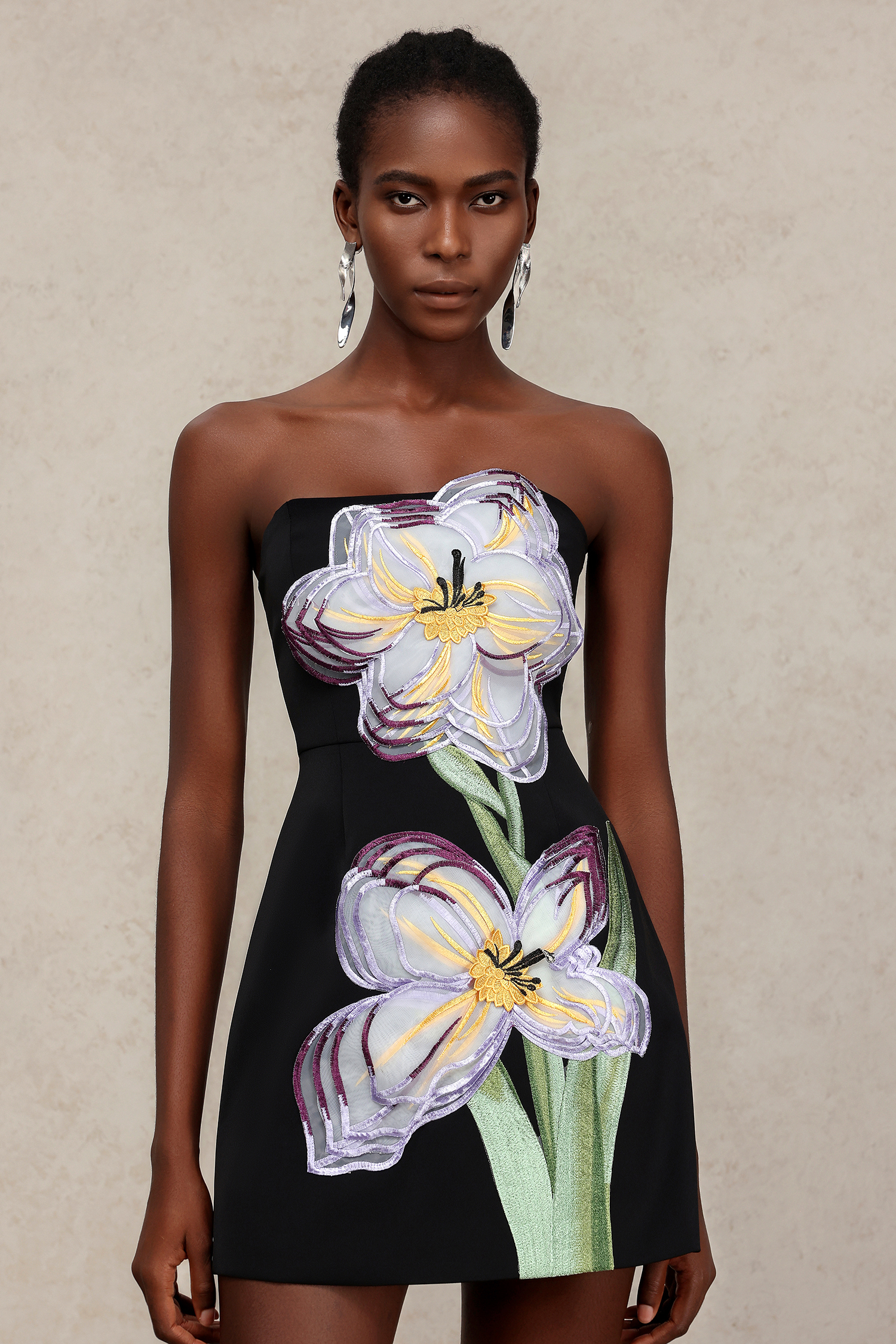 Flower Embroidery Halterneck Dres ミストレアス Flower Embroidery Halterneck Dress - MISTREASS