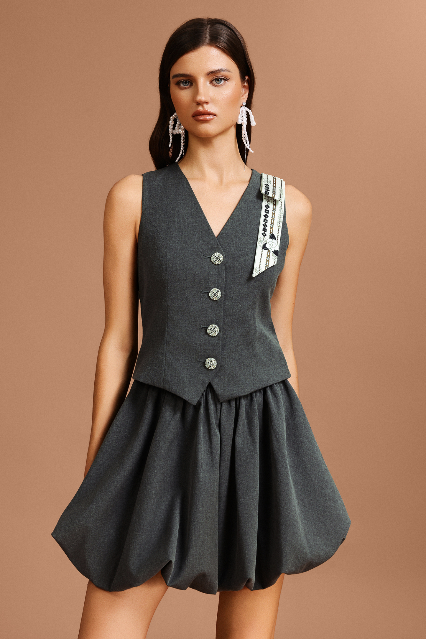 Labiny V-Neck Sleeveless Floral Printed Mini Dress