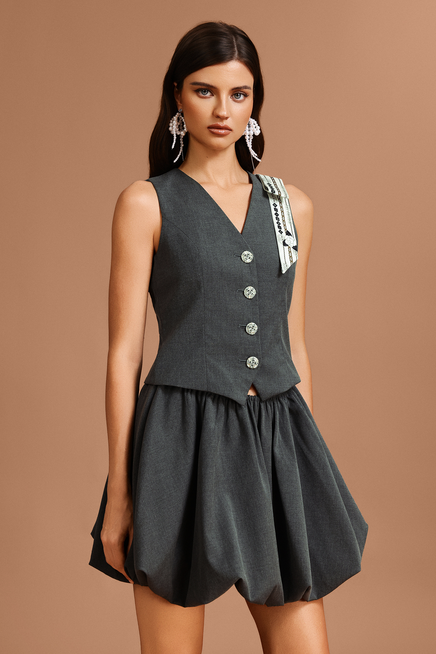 Labiny V-Neck Sleeveless Floral Printed Mini Dress