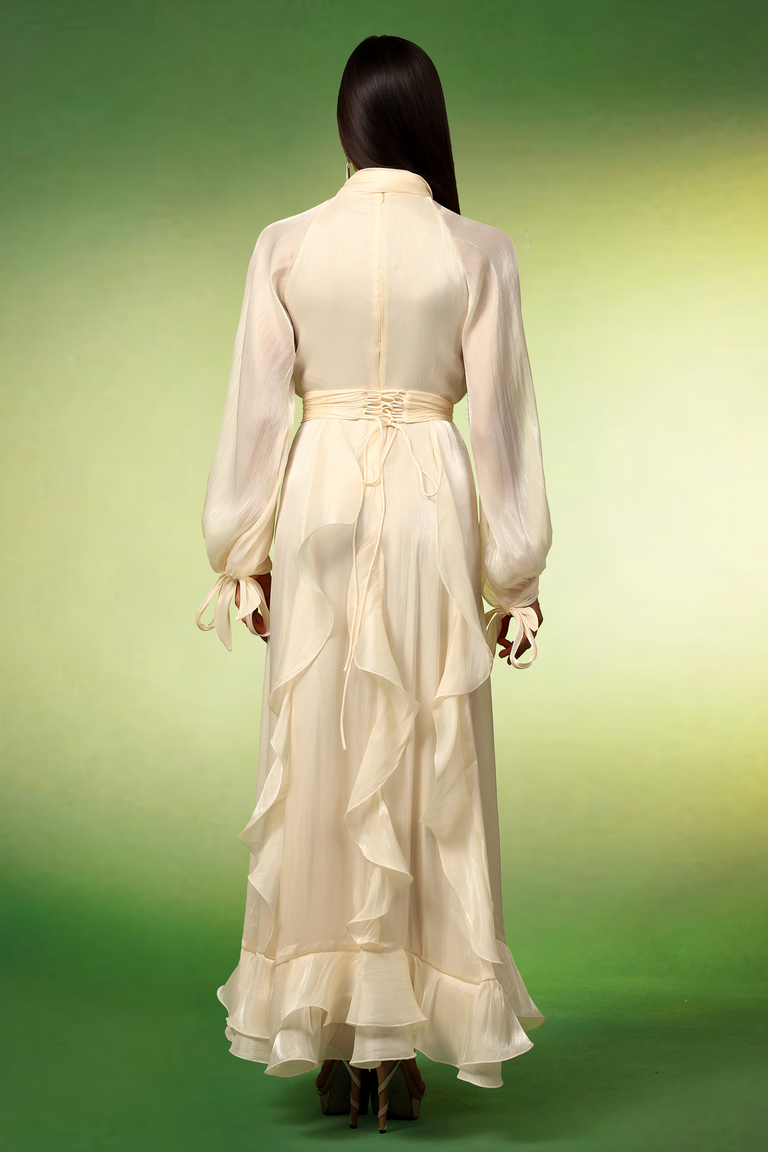 Yuria Long Sleeves Laces Wrinkle Maxi Dress