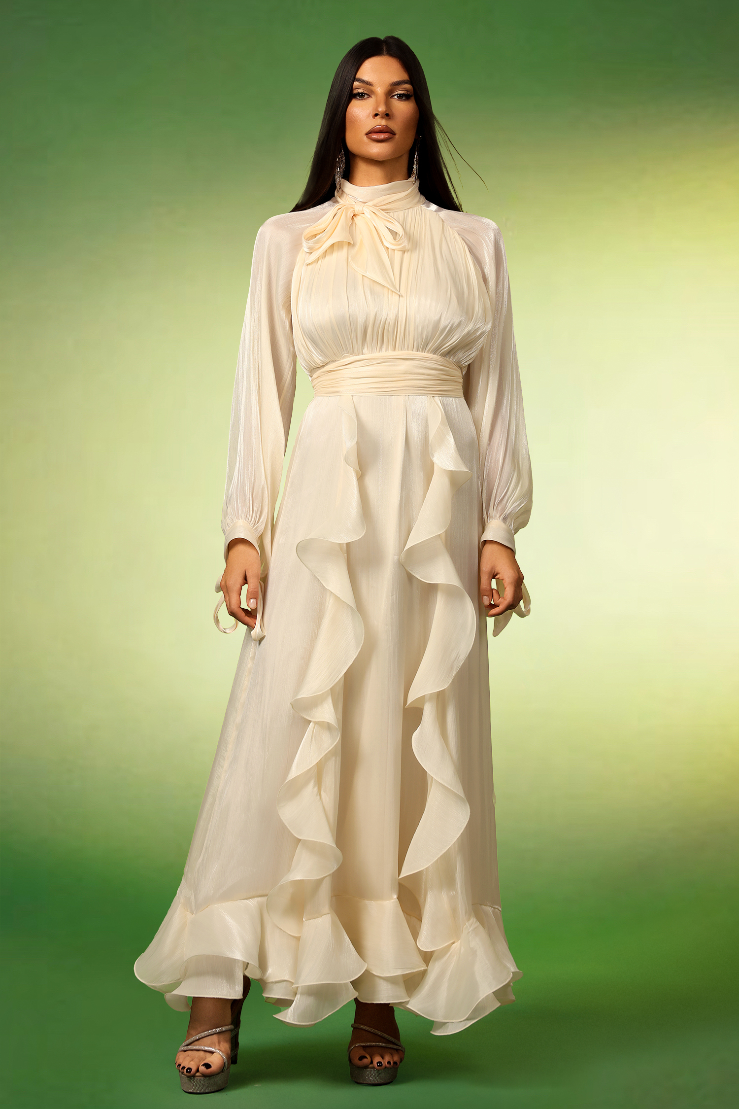 Yuria Long Sleeves Laces Wrinkle Maxi Dress