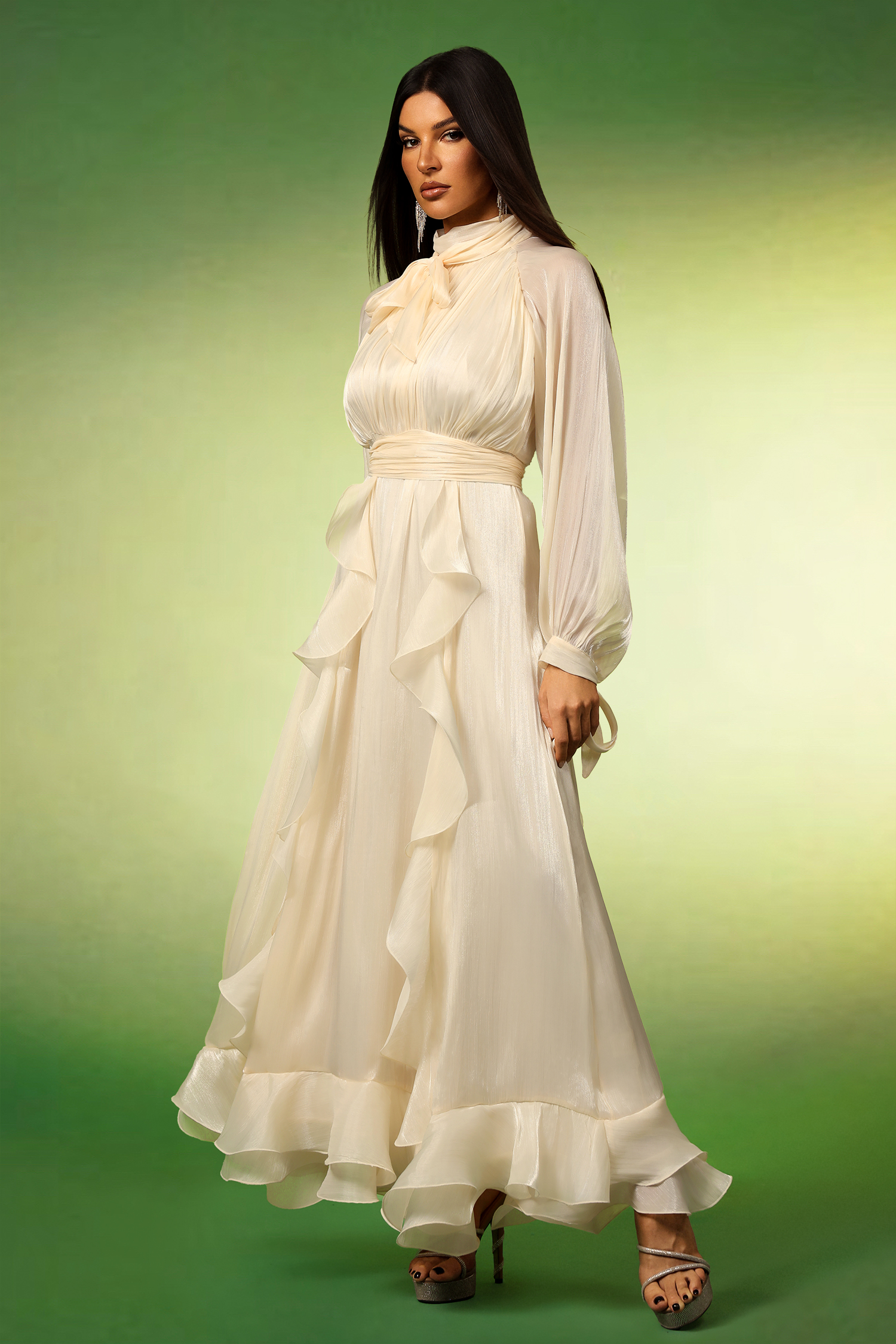 Yuria Long Sleeves Laces Wrinkle Maxi Dress