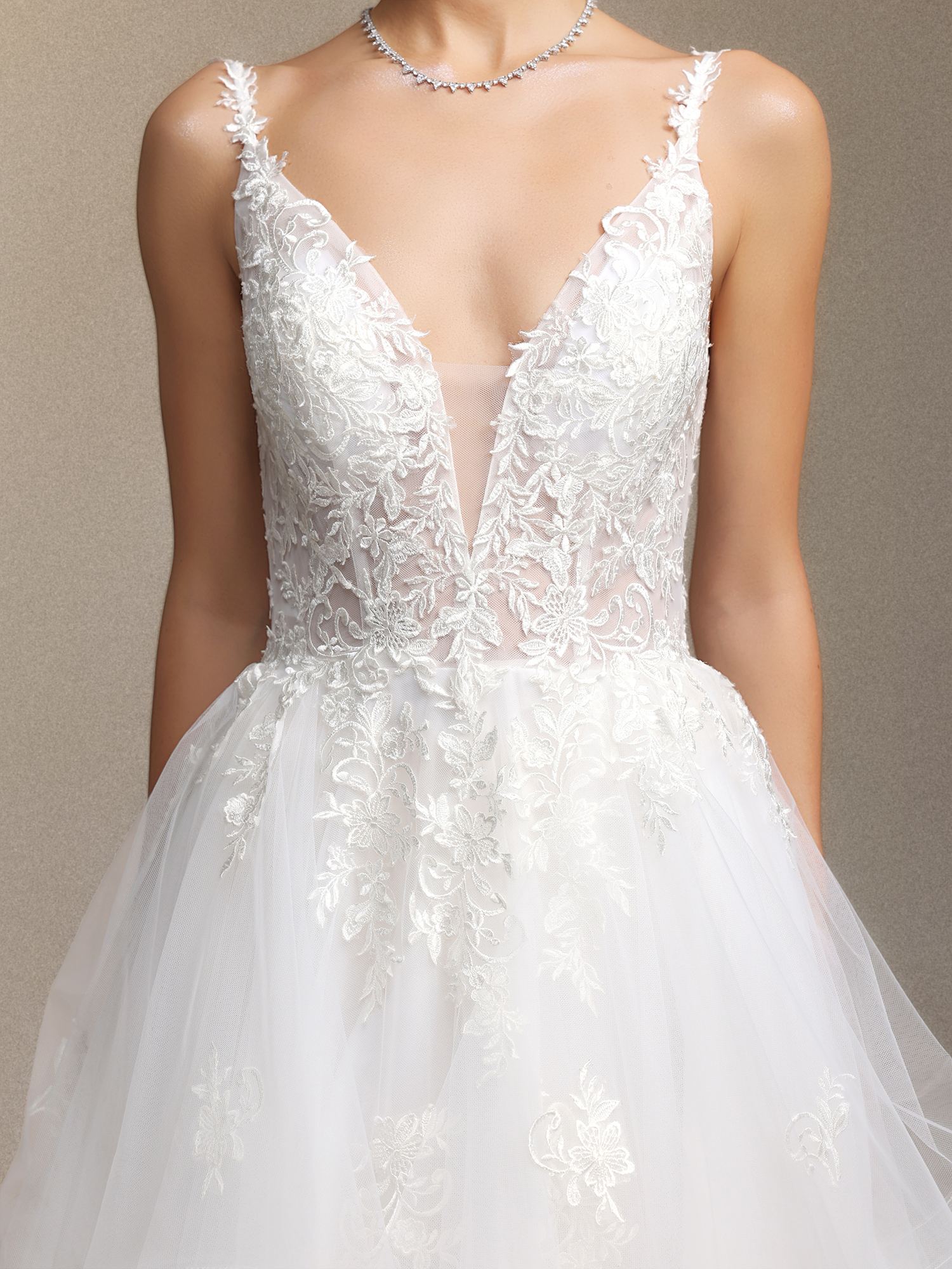 Fanya Deep V-neck lace long wedding dress