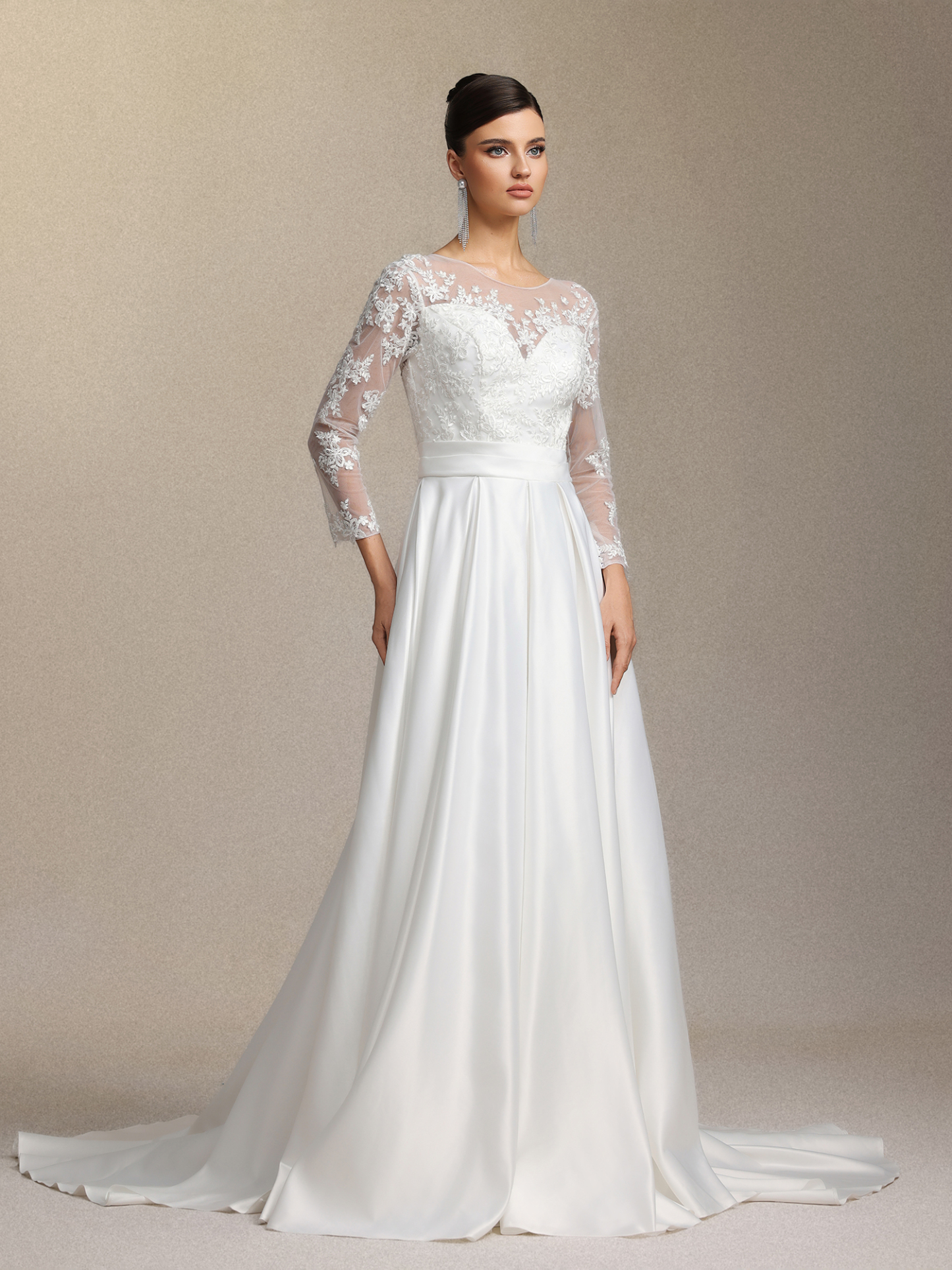 Derlyn Round-neck long-sleeved lace maxi wedding dress
