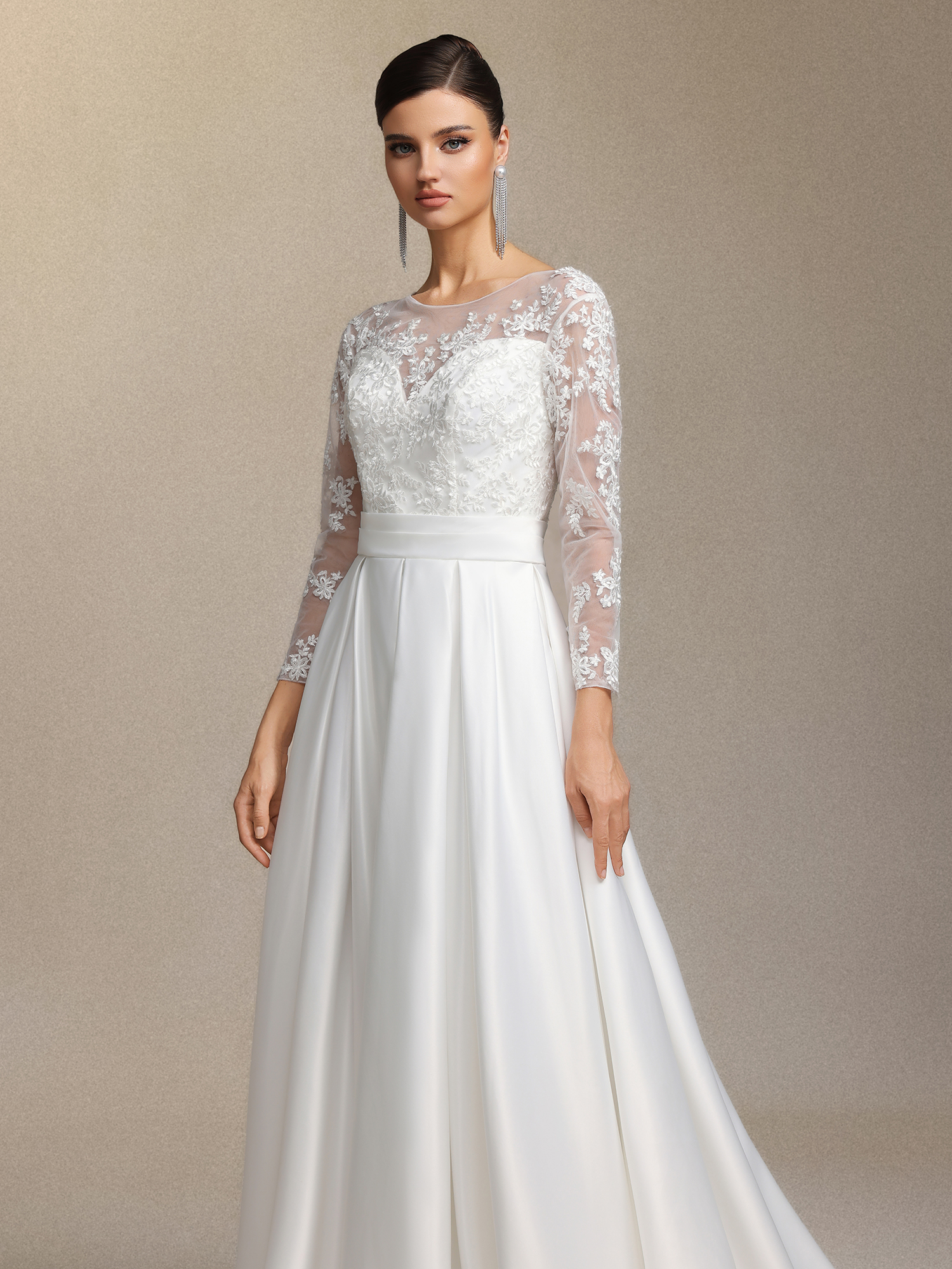 Derlyn Round-neck long-sleeved lace maxi wedding dress