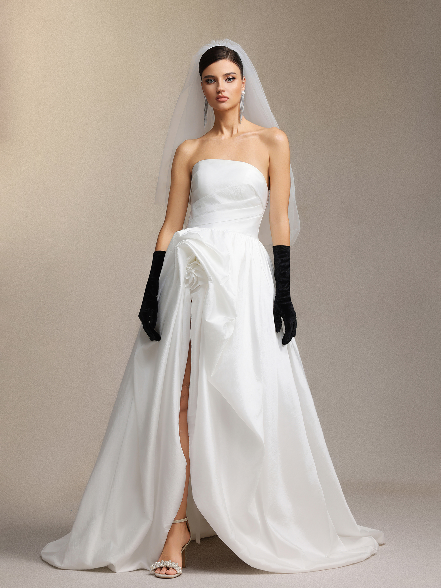 Huresa Strapless veilblack gloves short front and long back maxi wedding dress