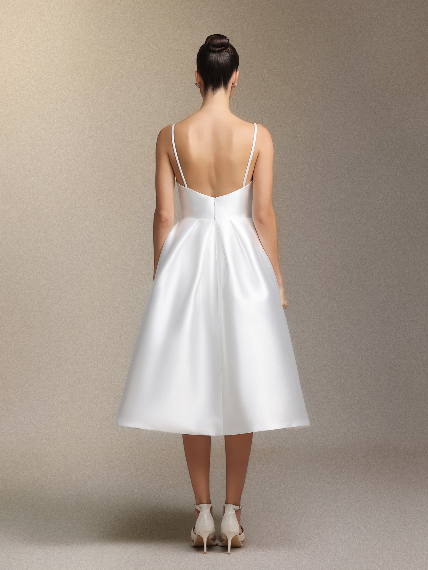 Joy Millipin，Halter top square collar mid-length style midi wedding dress