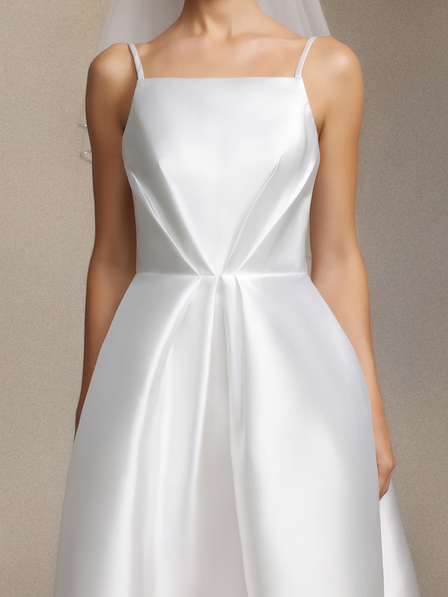 Joy Millipin，Halter top square collar mid-length style midi wedding dress