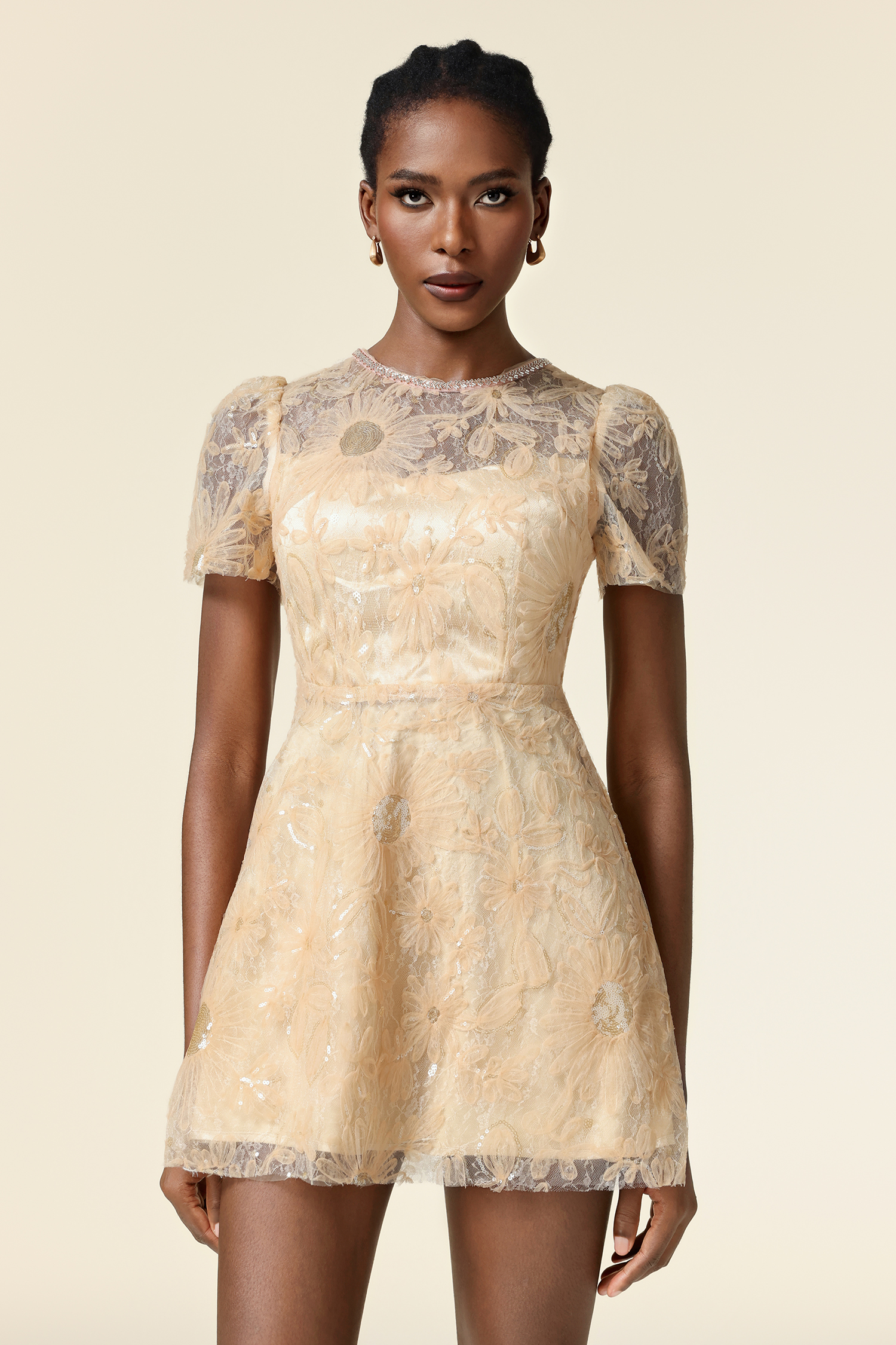 Grinin Round Neck Short Sleeves Flowers Mini Dress