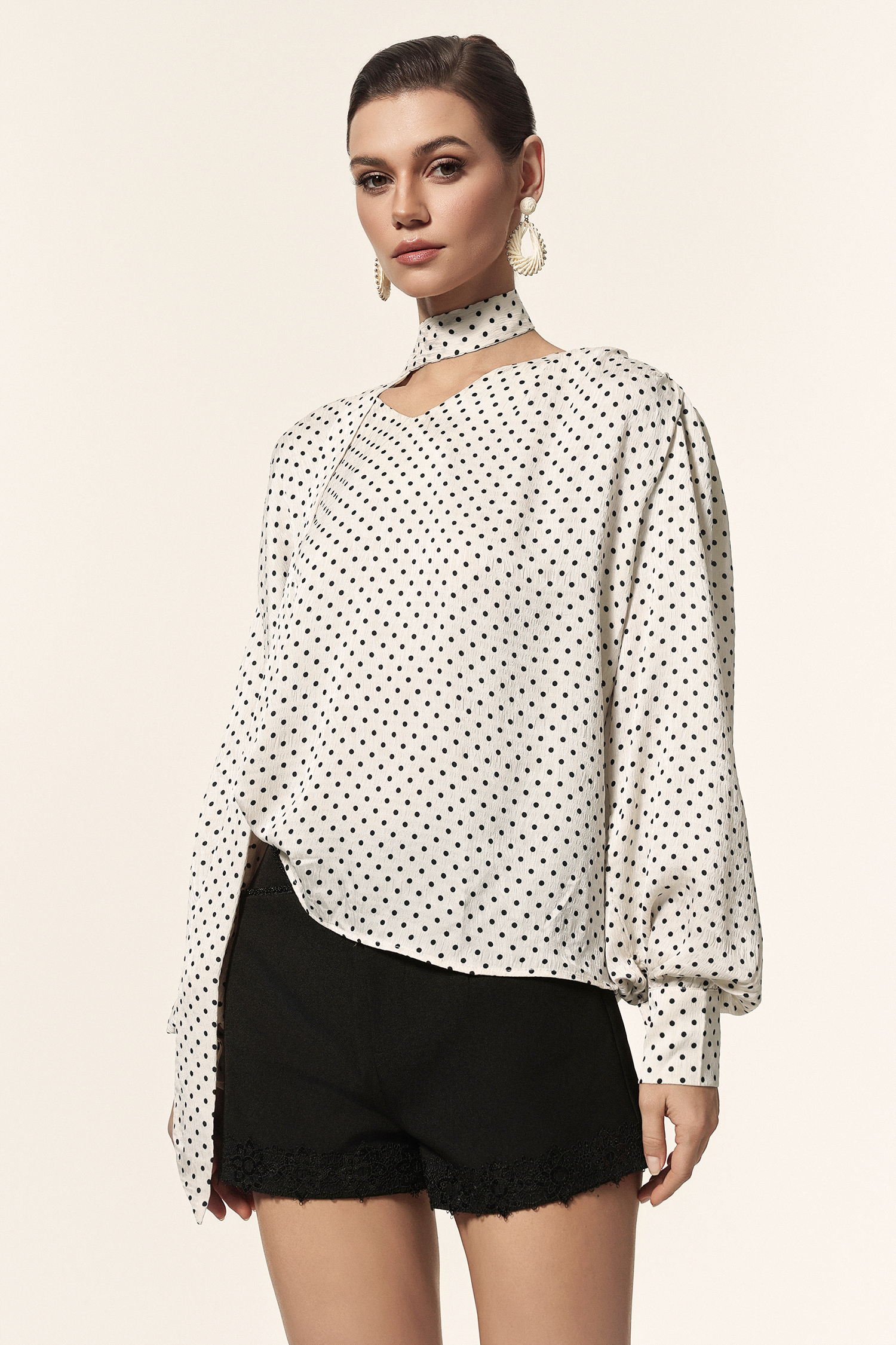 Jaxon V-Neck Long Sleeves Dot Printed Streamer Top