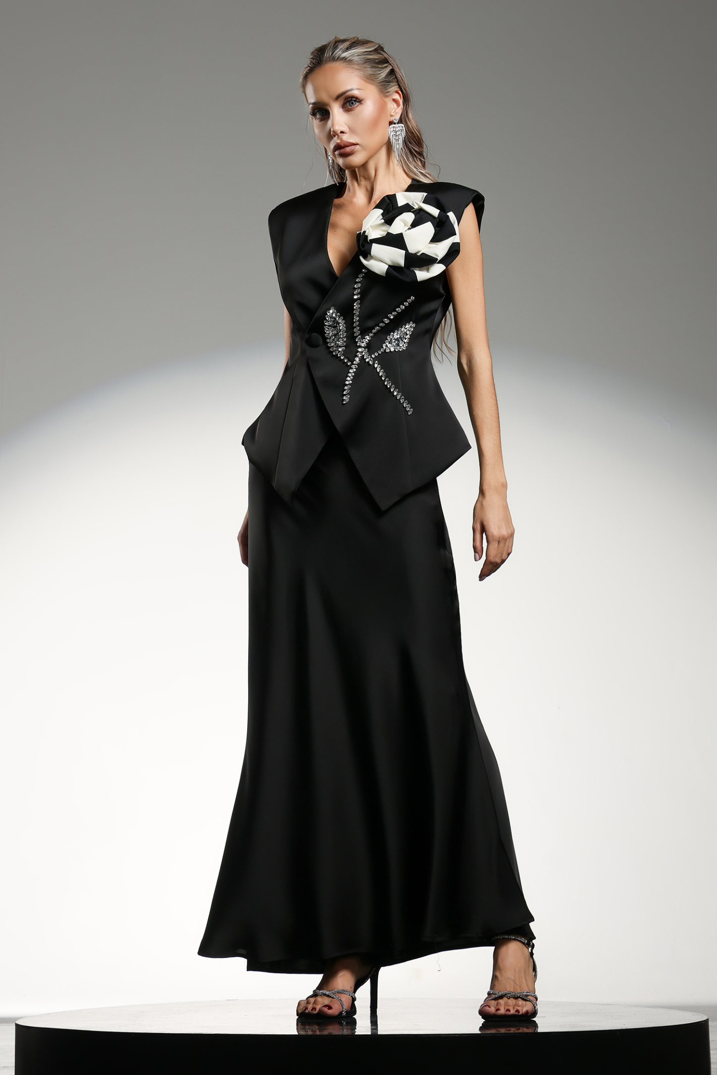 Yerza Sleeveless V-Neck Flowers Diamond Maxi Tow-piece Set