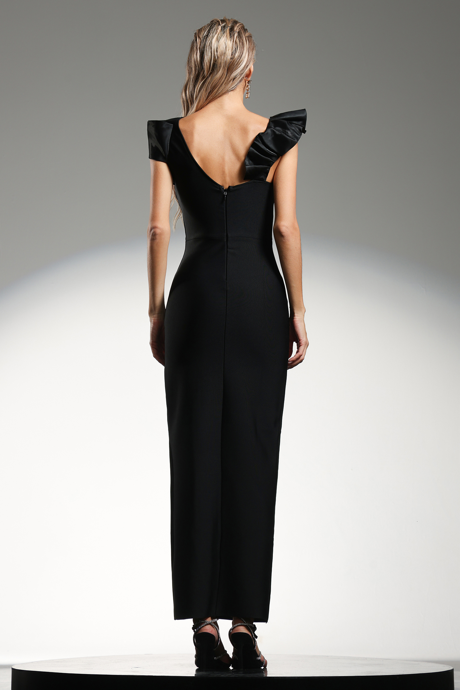 Verga Sleeveless Diamond Bandage Maxi Dress