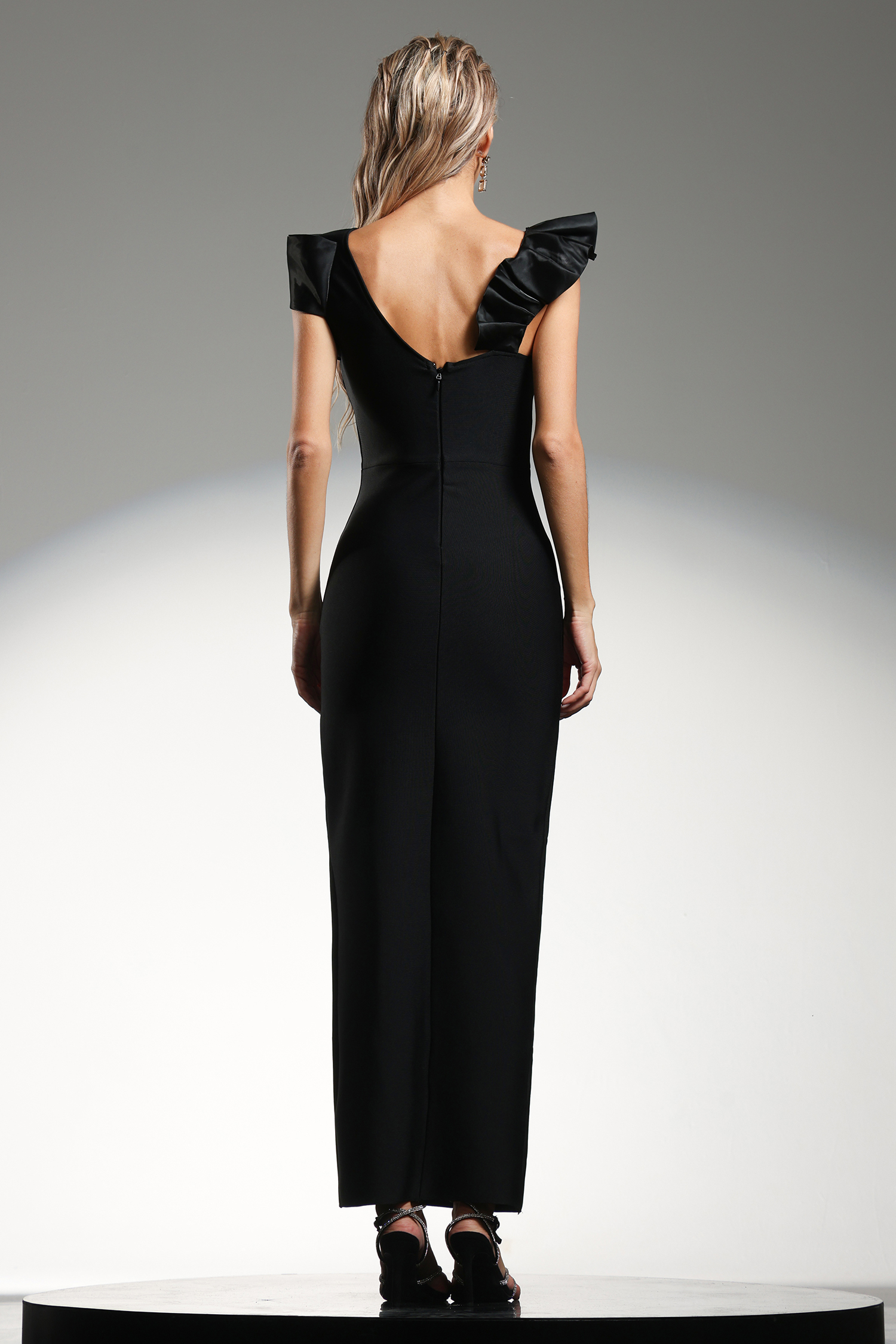 Verga Sleeveless Diamond Bandage Maxi Dress