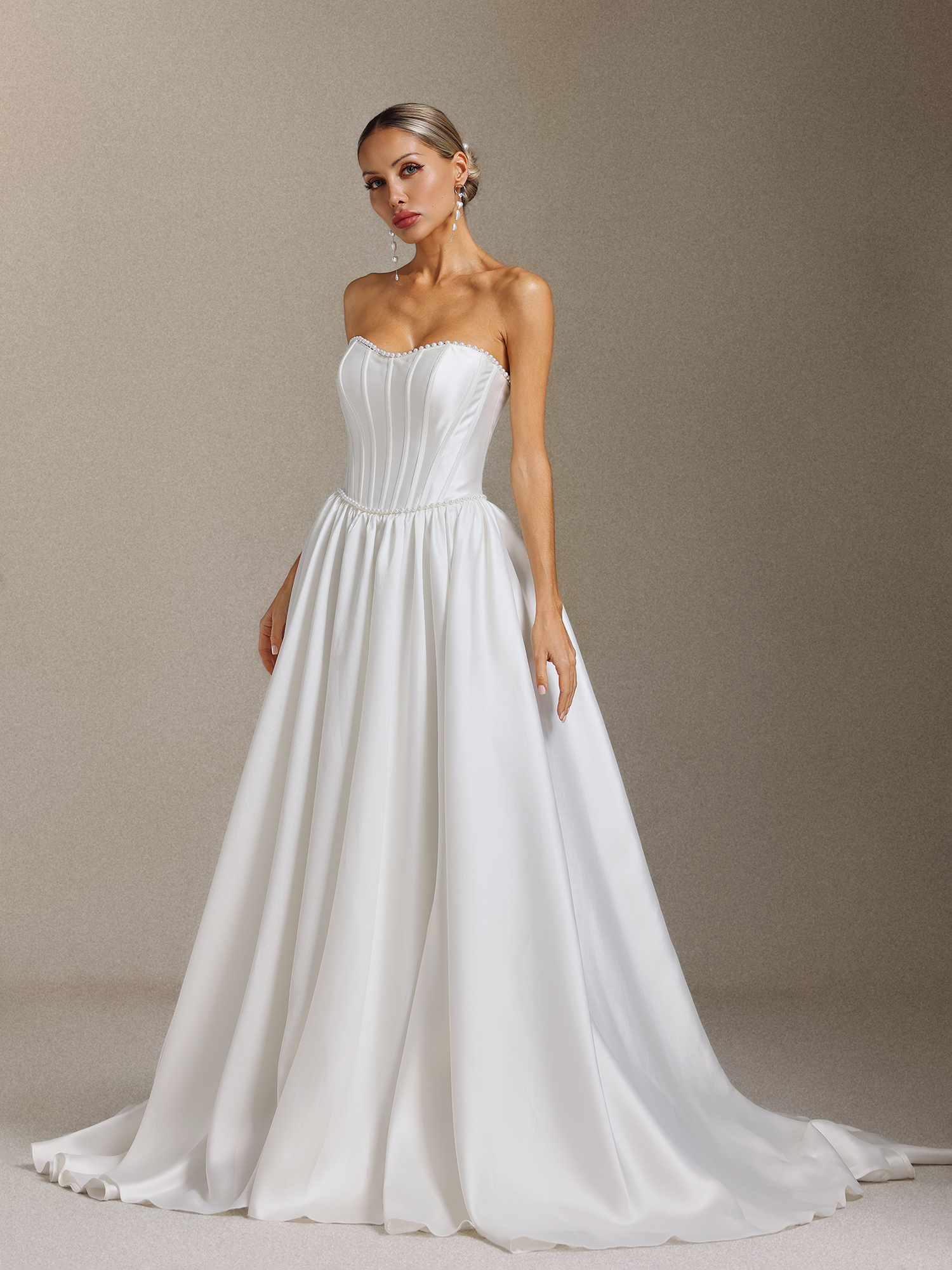Kasuni Fishbone pearl strapless and tail-drag maxi wedding dress