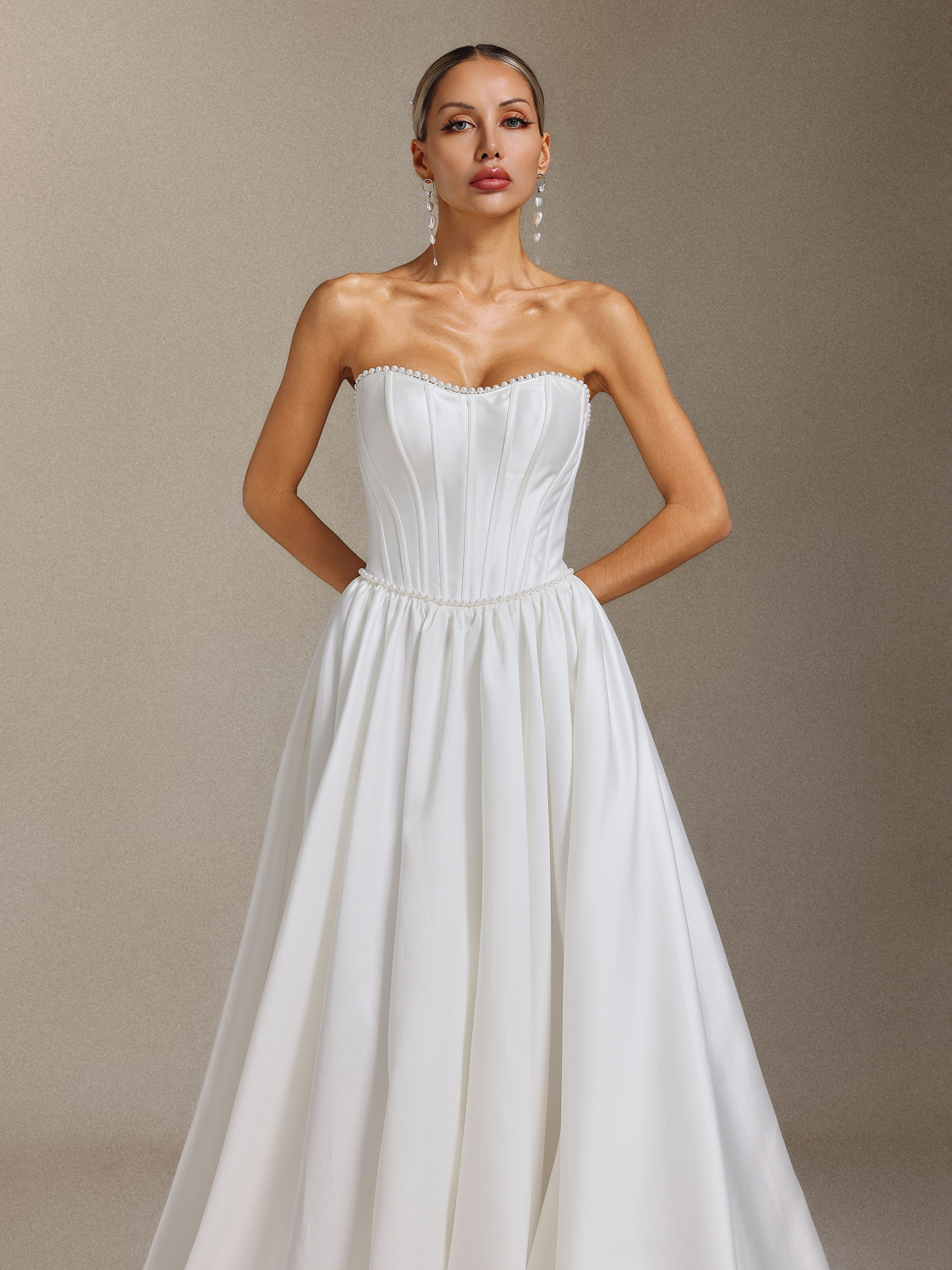 Kasuni Fishbone pearl strapless and tail-drag maxi wedding dress