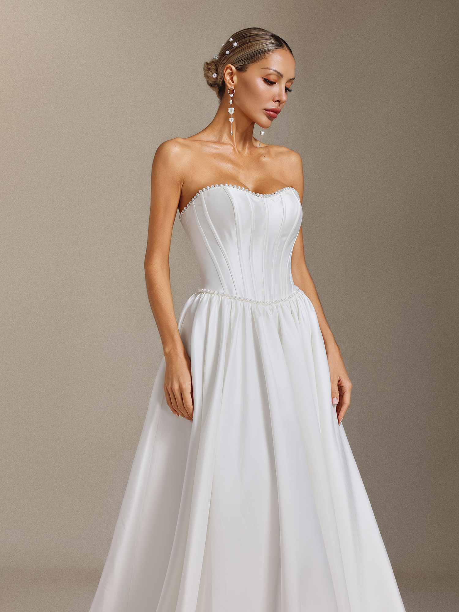 Kasuni Fishbone pearl strapless and tail-drag maxi wedding dress