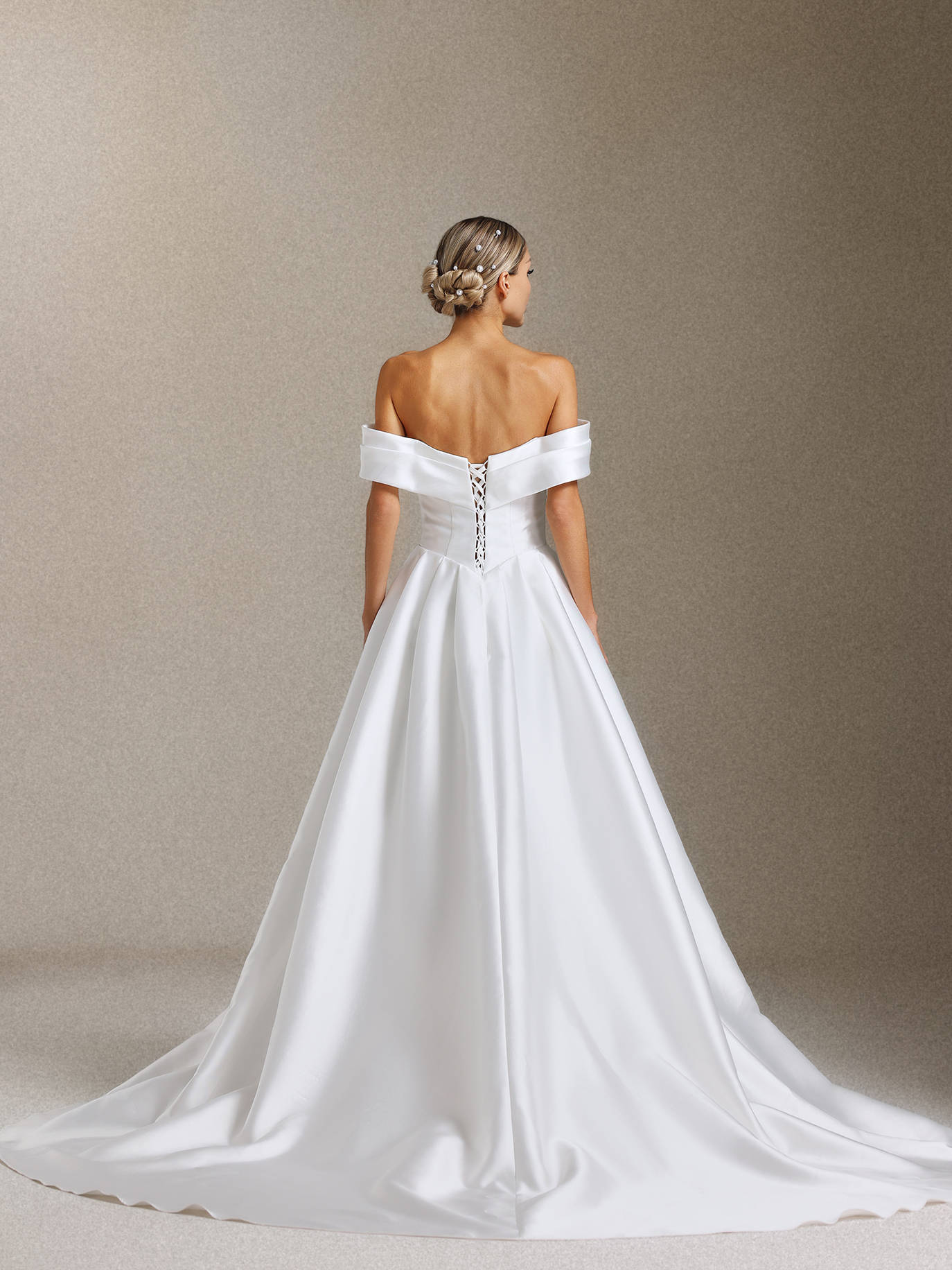 ViayaOff-the-shoulder pleated trailing maxi wedding dress