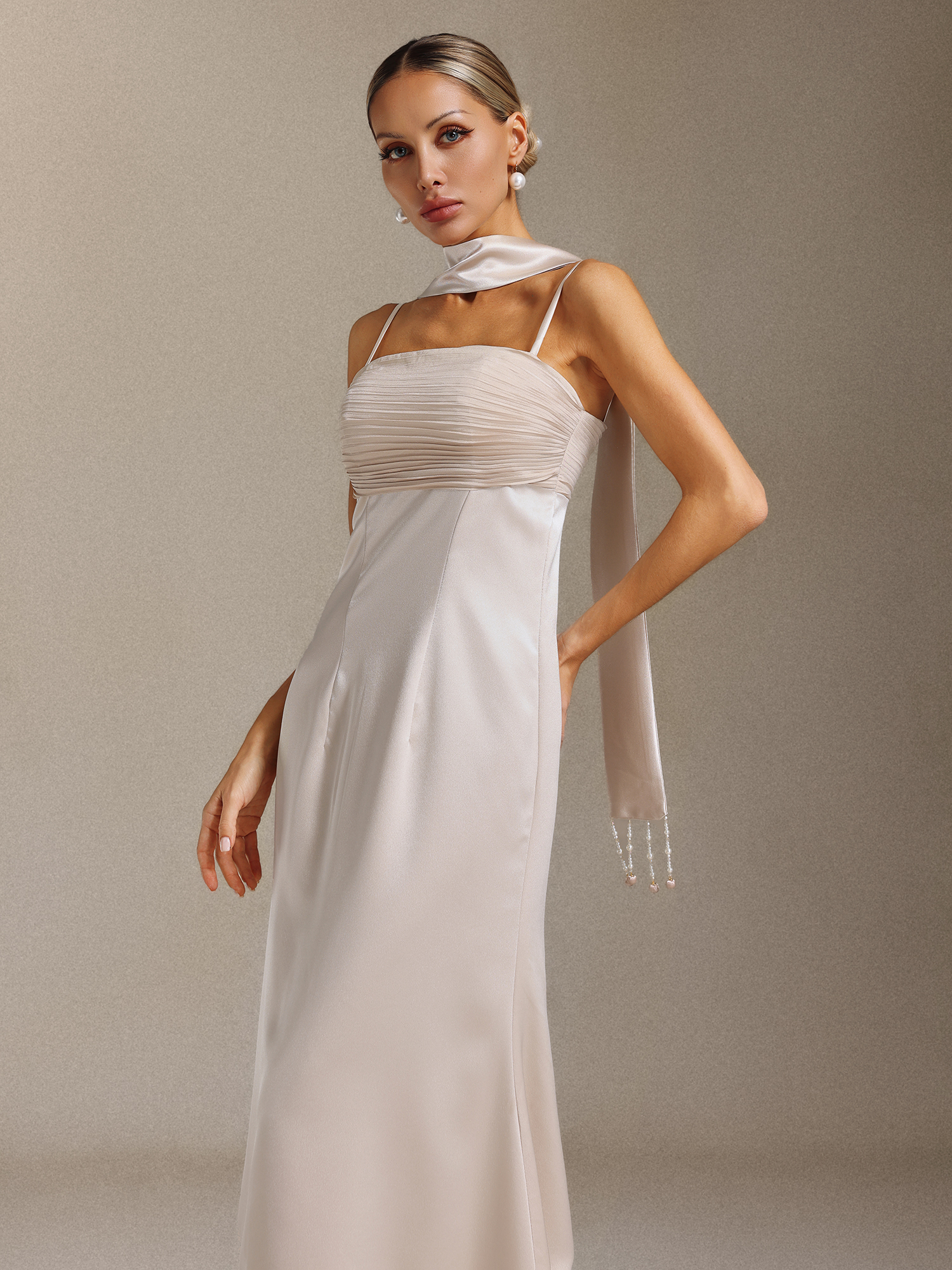 Tadita Spaghetti-strap slimming ribbon Maxi Dress