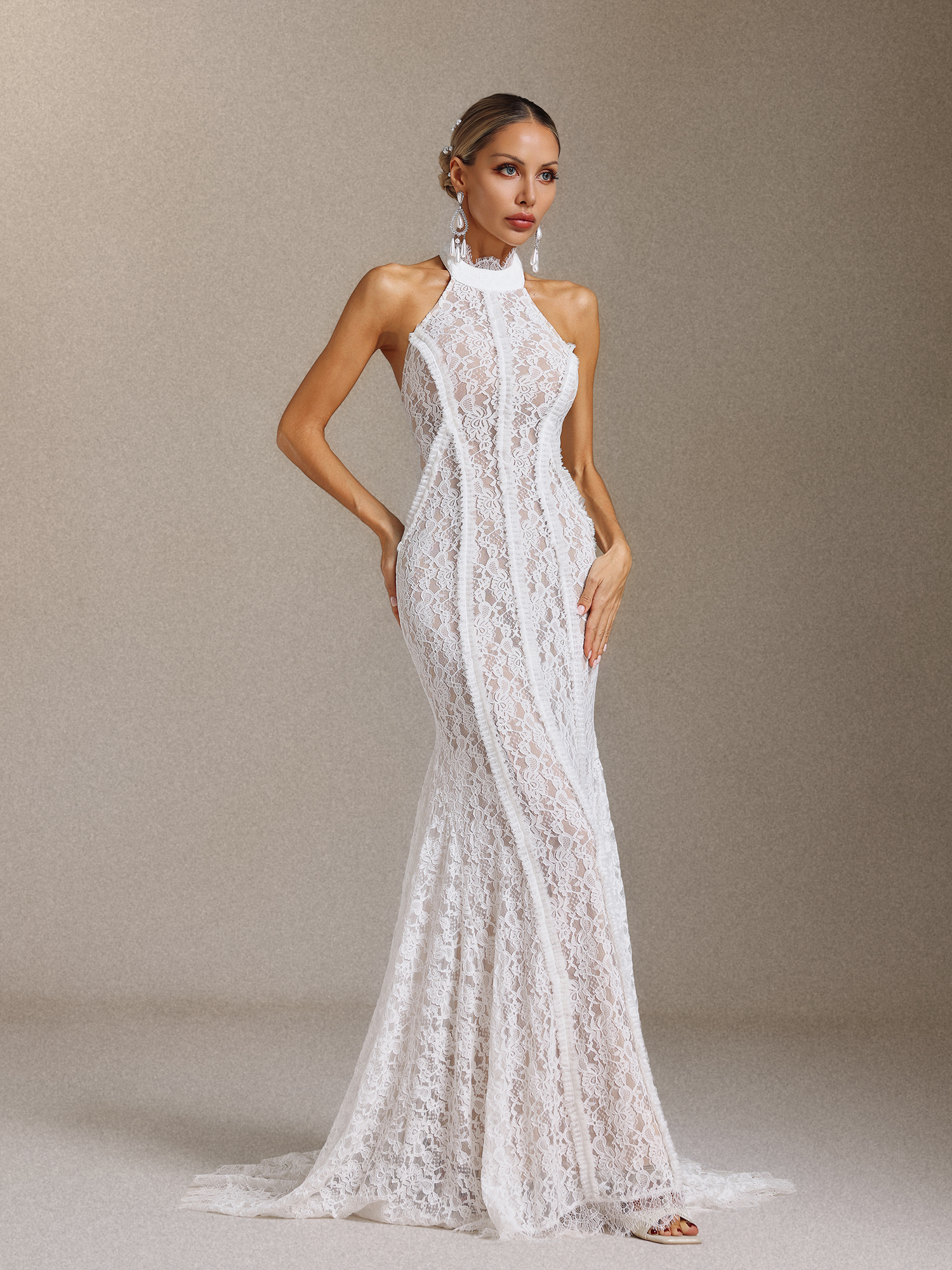 Sloan Lace Halter-neck A trailing skirt hem wedding dress